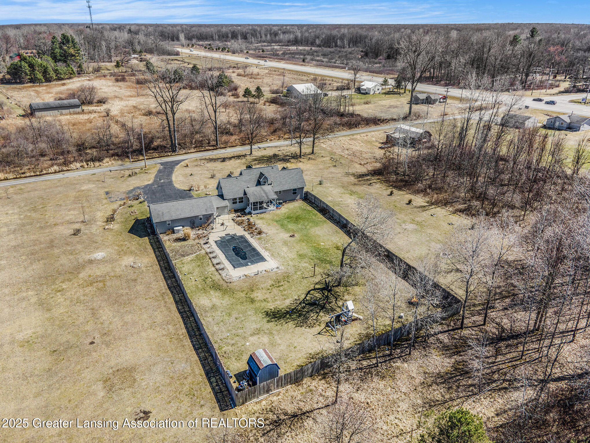 Shepherd, Michigan 48883, United States, 3 Bedrooms Bedrooms, ,3 BathroomsBathrooms,Residential,Active,96545