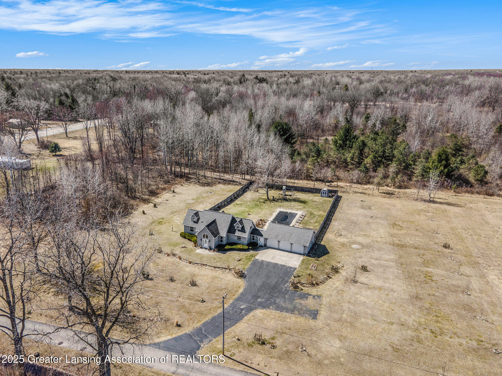 Shepherd, Michigan 48883, United States, 3 Bedrooms Bedrooms, ,3 BathroomsBathrooms,Residential,Active,96545