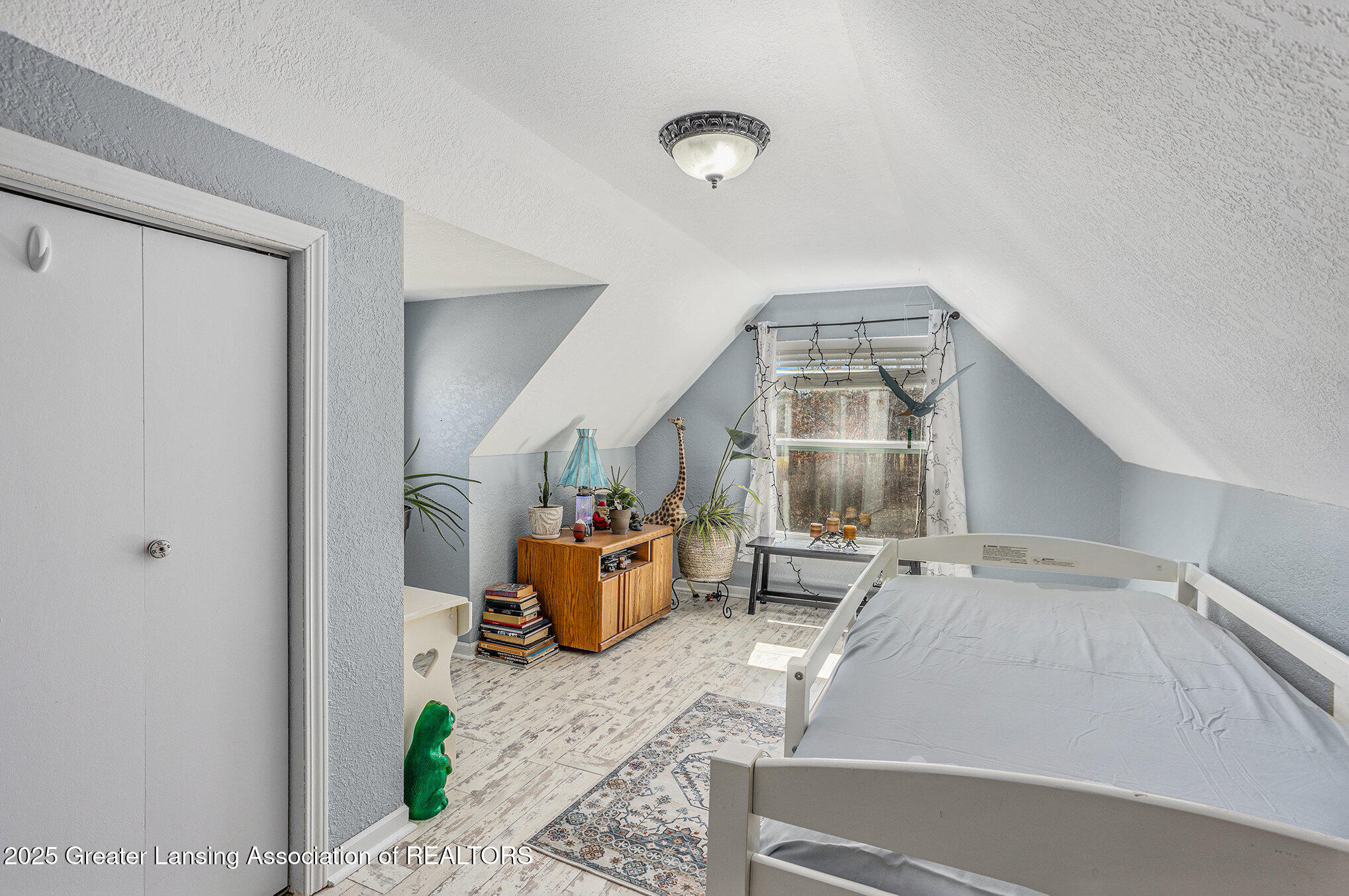 Shepherd, Michigan 48883, United States, 3 Bedrooms Bedrooms, ,3 BathroomsBathrooms,Residential,Active,96545