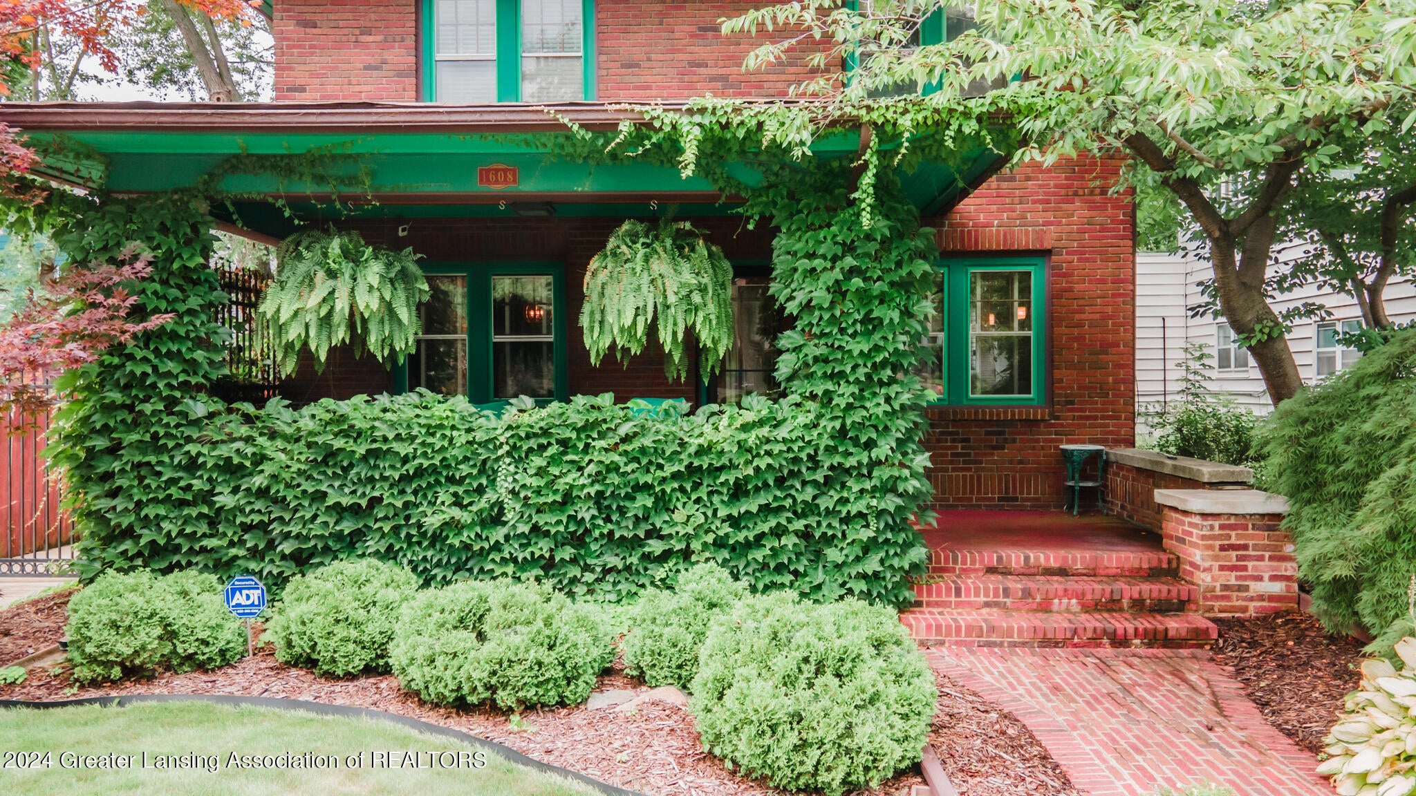 1608 W Hillsdale Street - Photo 2