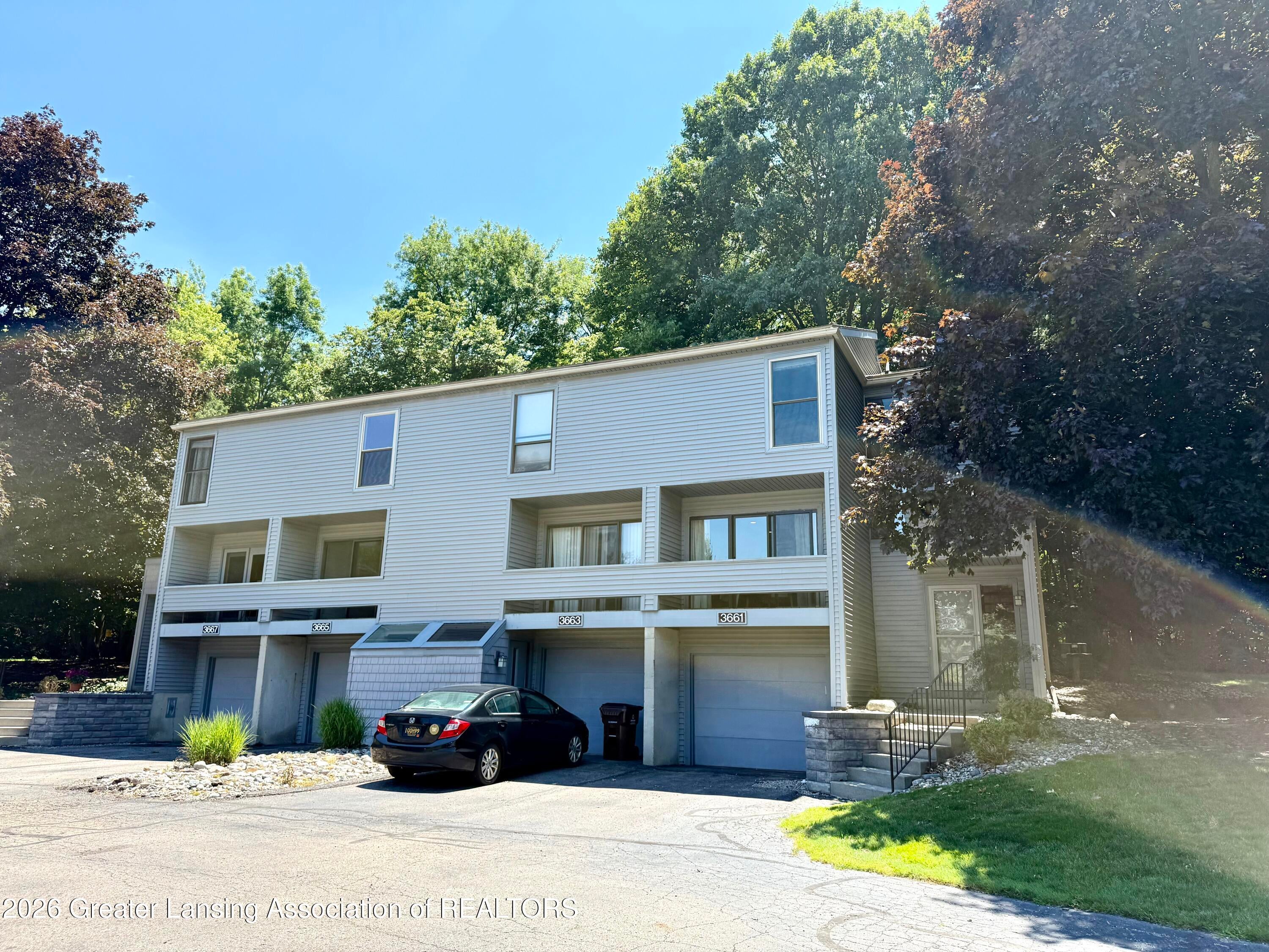 3661 E Meadows Court