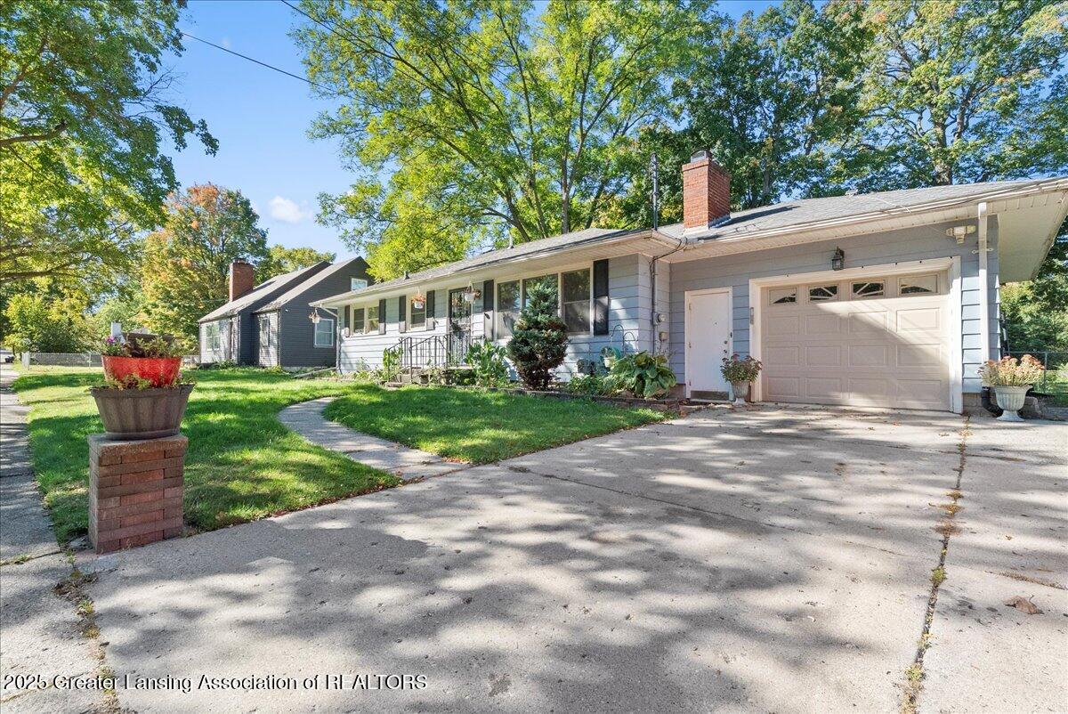 Lansing, Michigan 48910, United States, 3 Bedrooms Bedrooms, ,1 BathroomBathrooms,Residential,Active,225019