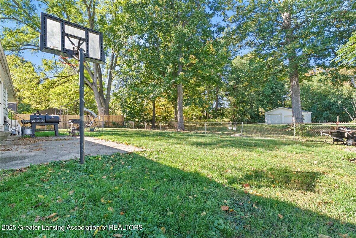 Lansing, Michigan 48910, United States, 3 Bedrooms Bedrooms, ,1 BathroomBathrooms,Residential,Active,225019