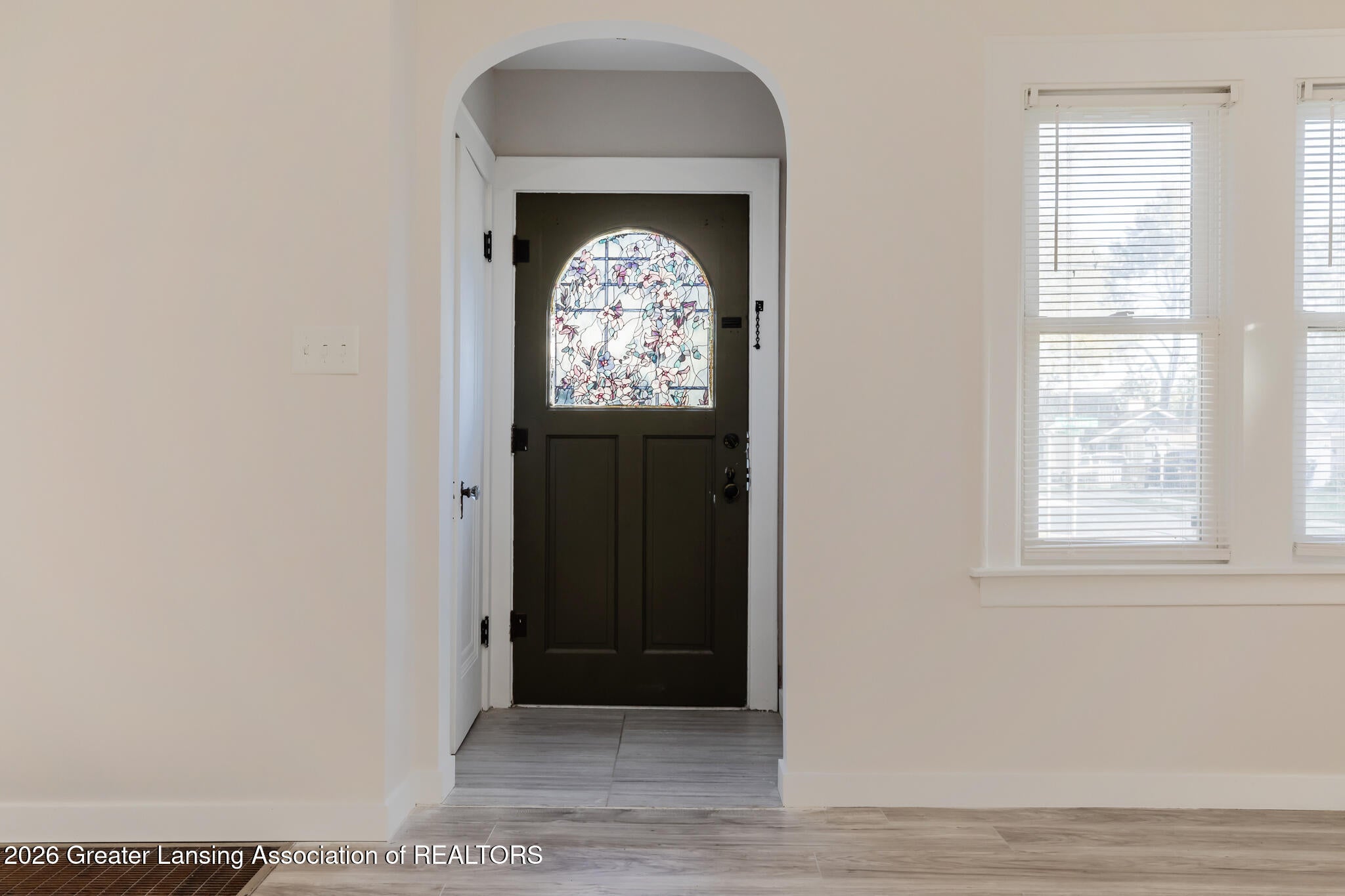 1446 E Oakland Avenue - Photo 3