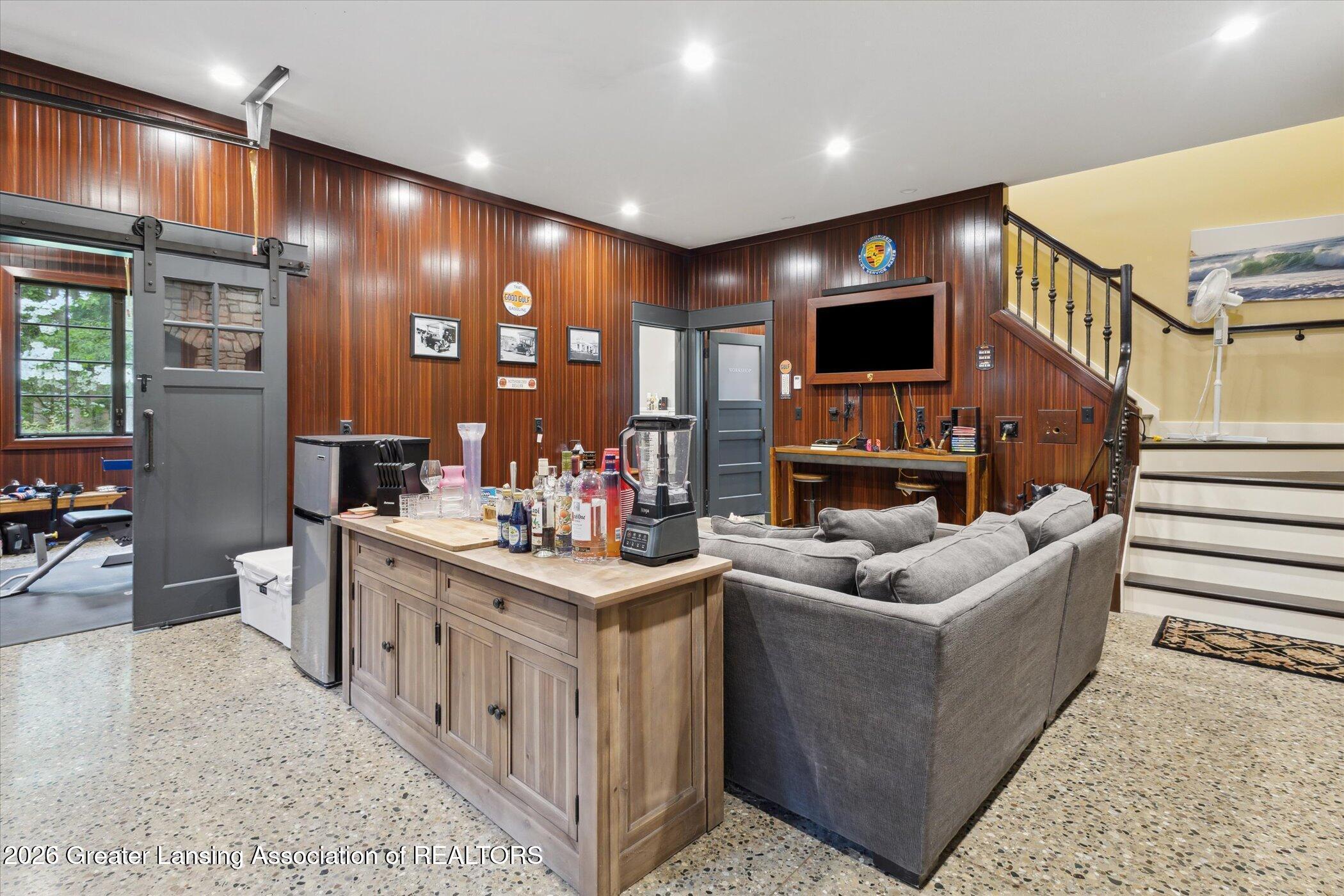 Lansing, Michigan, 48911, United States, 5 Bedrooms Bedrooms, ,5 BathroomsBathrooms,Residential,Active,2027073