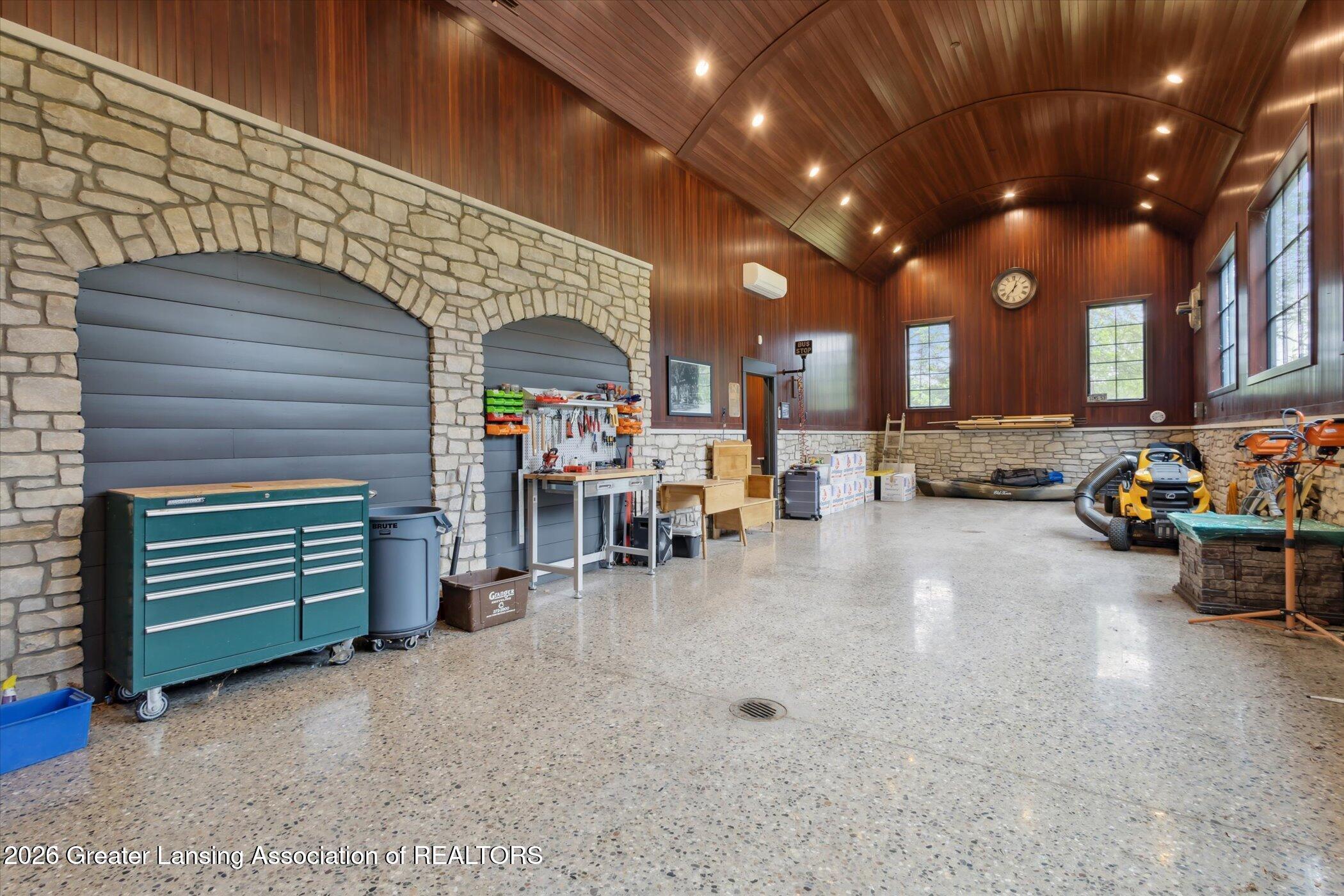 Lansing, Michigan, 48911, United States, 5 Bedrooms Bedrooms, ,5 BathroomsBathrooms,Residential,Active,2027073