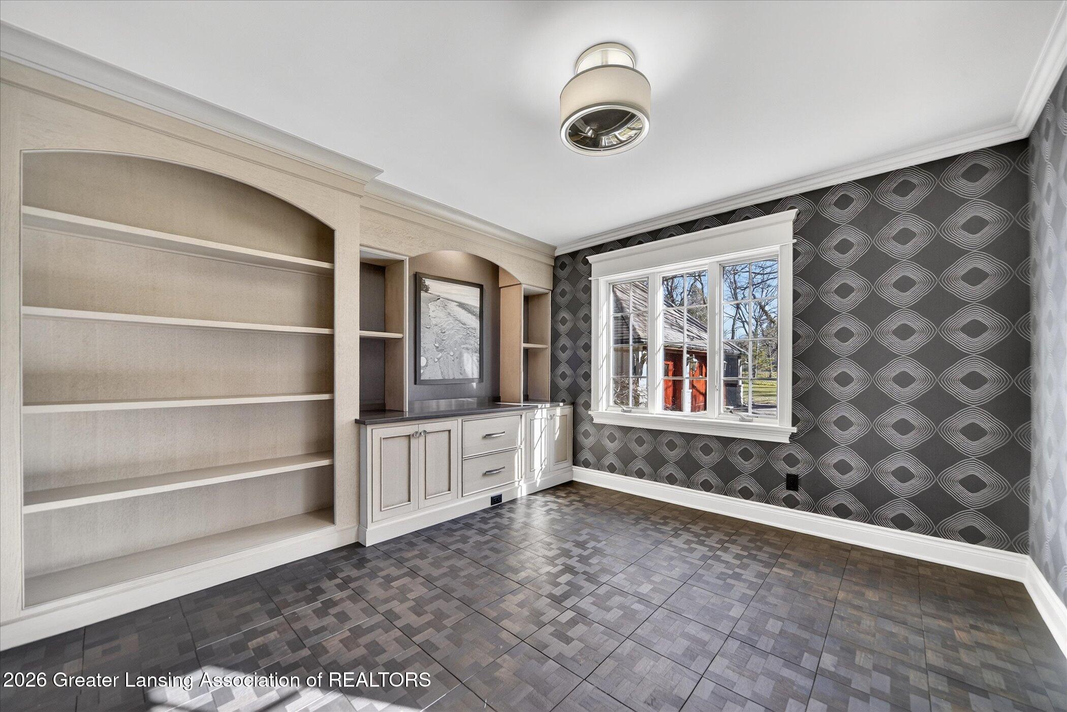 Lansing, Michigan, 48911, United States, 5 Bedrooms Bedrooms, ,5 BathroomsBathrooms,Residential,Active,2027073