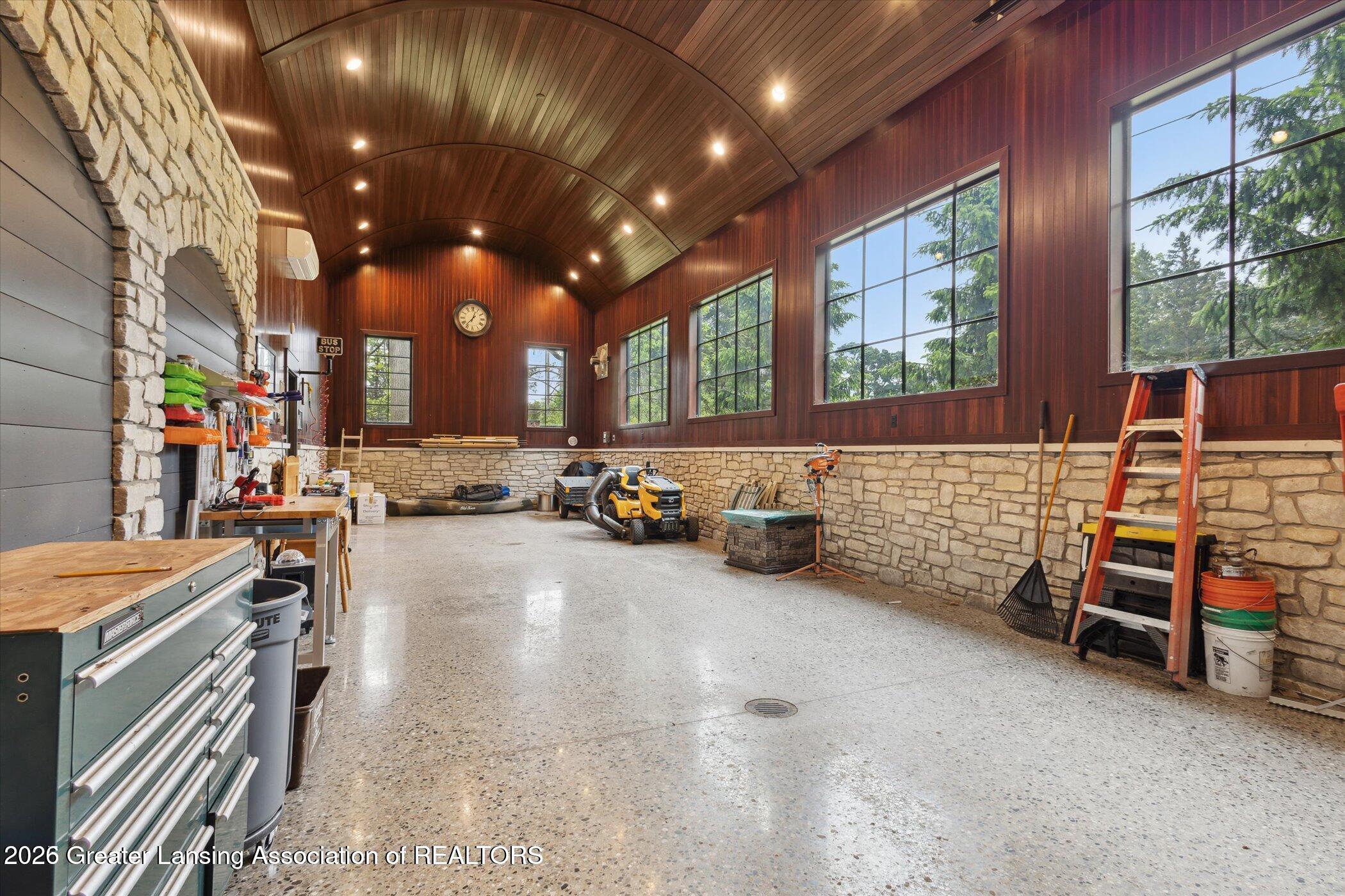 Lansing, Michigan, 48911, United States, 5 Bedrooms Bedrooms, ,5 BathroomsBathrooms,Residential,Active,2027073