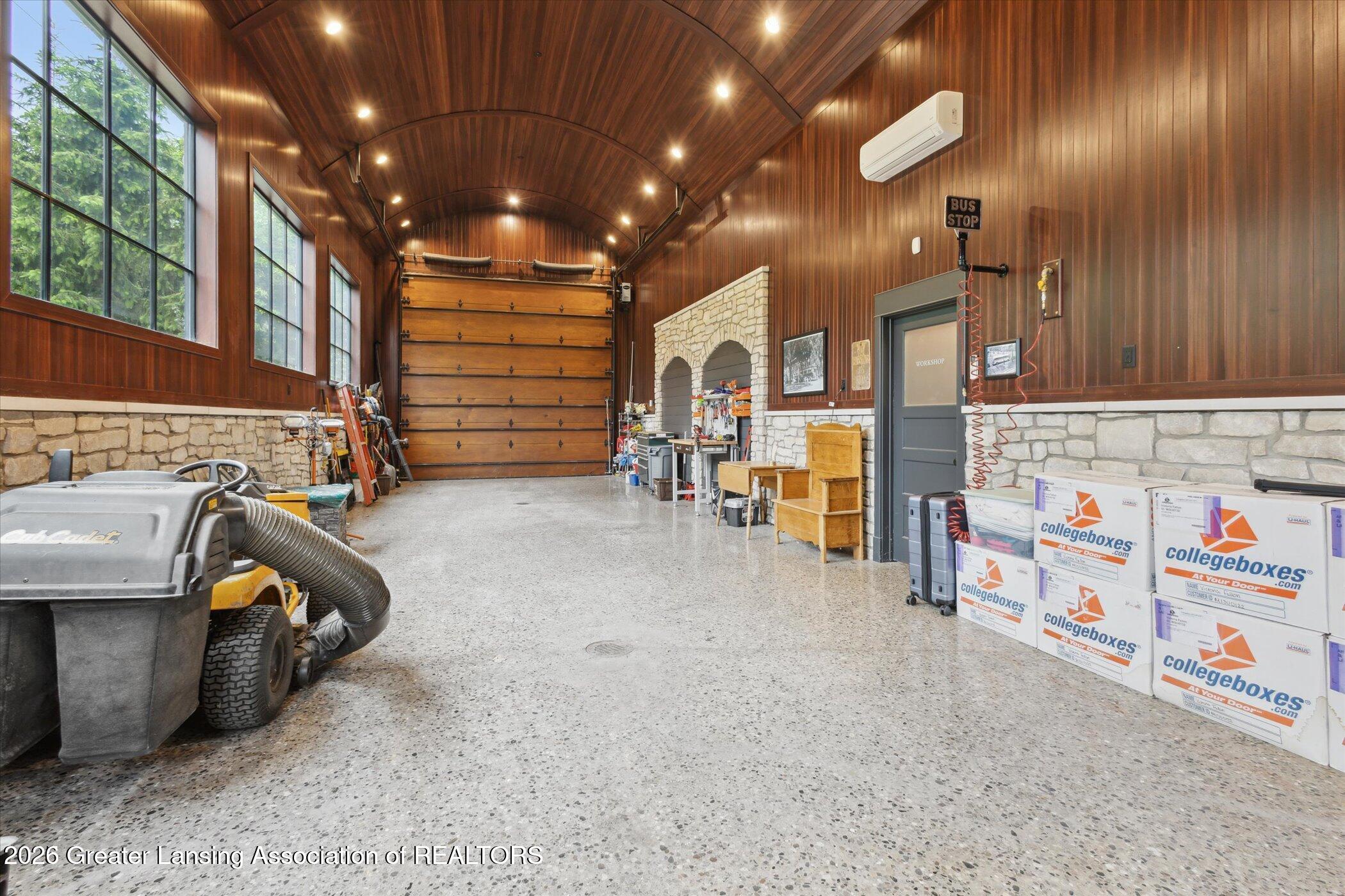 Lansing, Michigan, 48911, United States, 5 Bedrooms Bedrooms, ,5 BathroomsBathrooms,Residential,Active,2027073