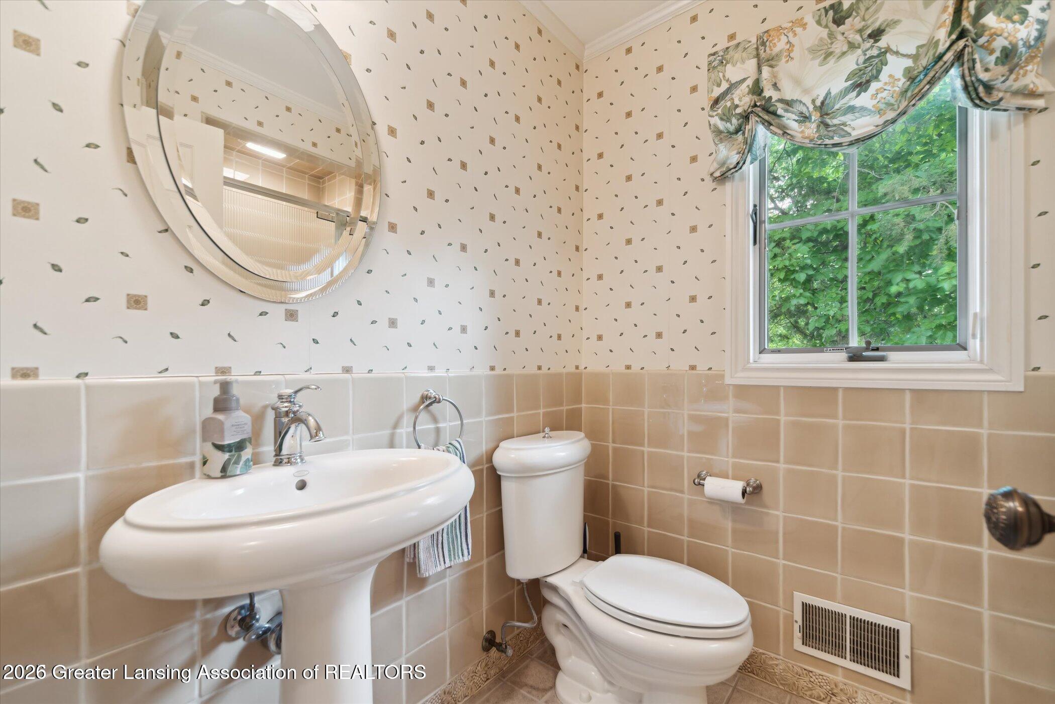 Lansing, Michigan, 48911, United States, 5 Bedrooms Bedrooms, ,5 BathroomsBathrooms,Residential,Active,2027073