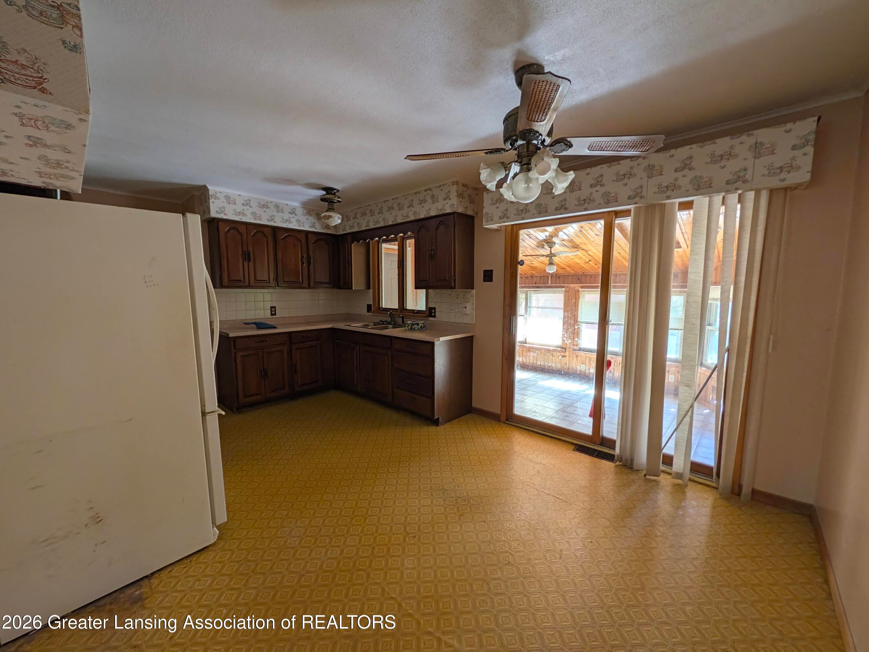 1958 Kimberly Drive - Photo 4