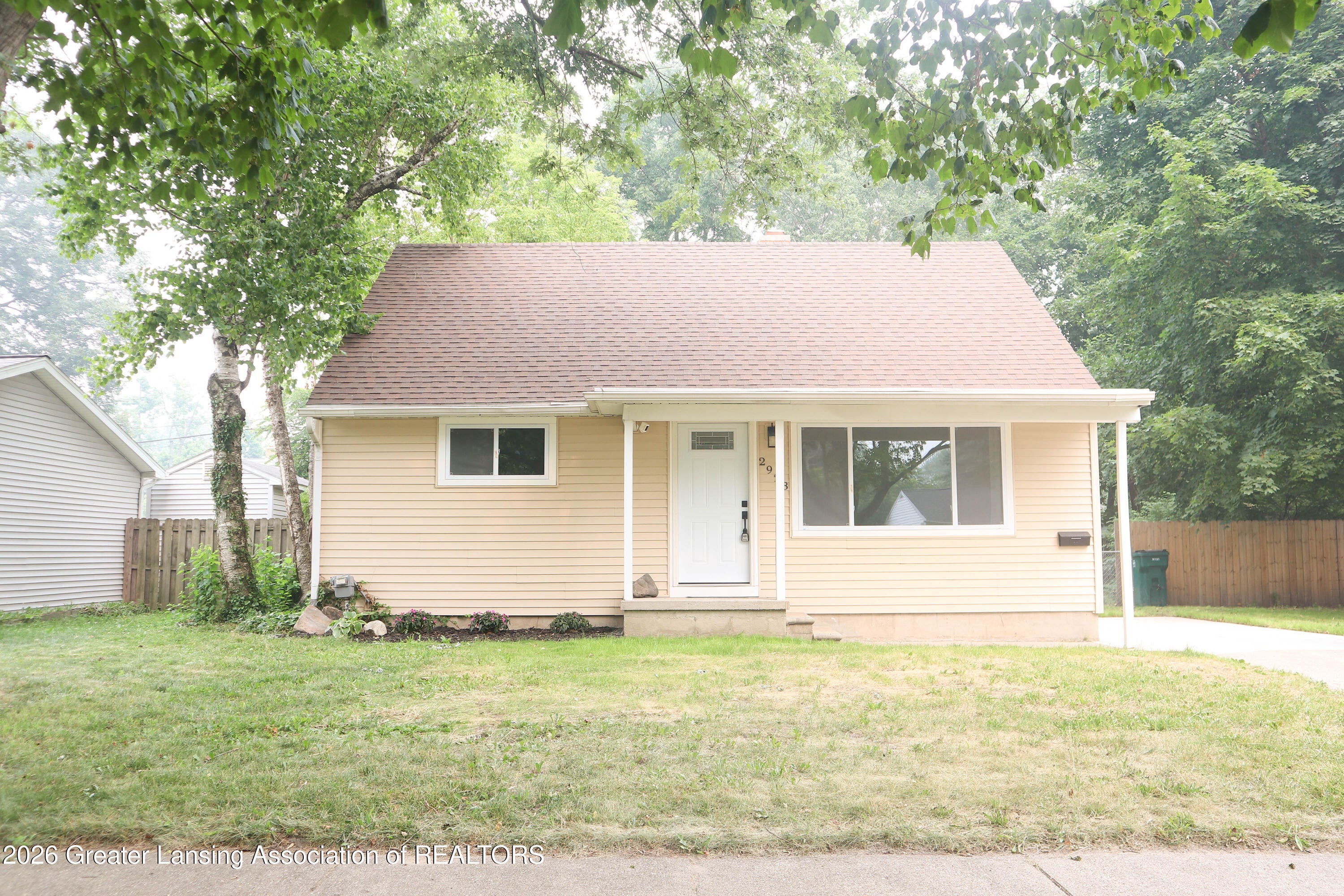 Photo 1 of 31 — 2928 Lafayette Circle, Lansing, MI 48906