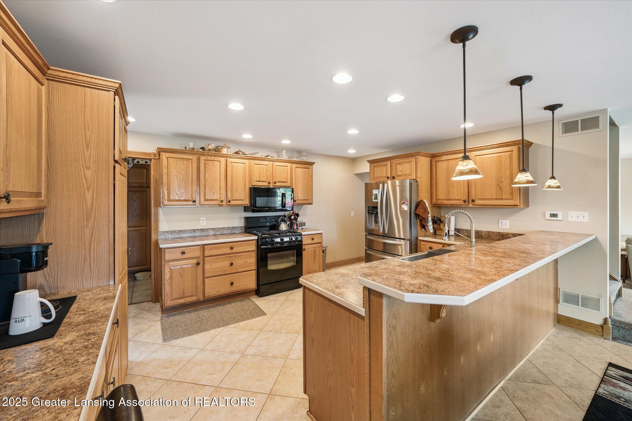 Onsted, Michigan 49265, United States, 4 Bedrooms Bedrooms, ,3 BathroomsBathrooms,Residential,Active,206120