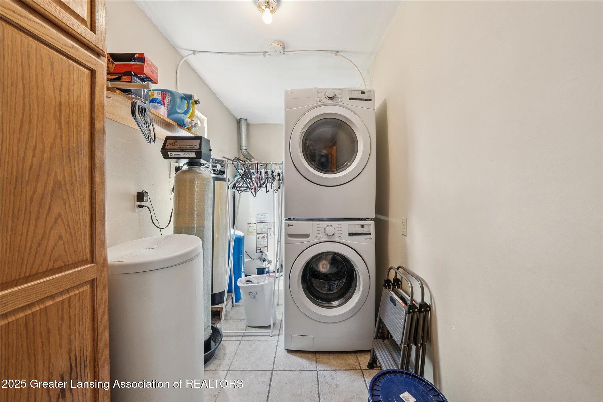 Onsted, Michigan 49265, United States, 4 Bedrooms Bedrooms, ,3 BathroomsBathrooms,Residential,Active,206120