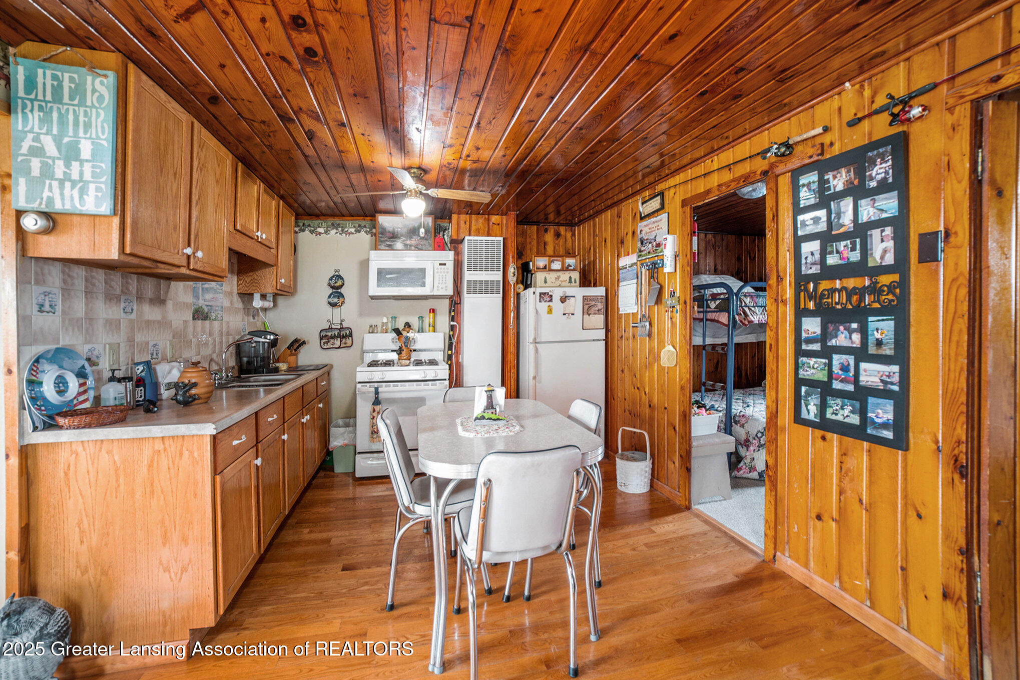 Houghton Lake, Michigan 48629, United States, 2 Bedrooms Bedrooms, ,1 BathroomBathrooms,Residential,Active,161939