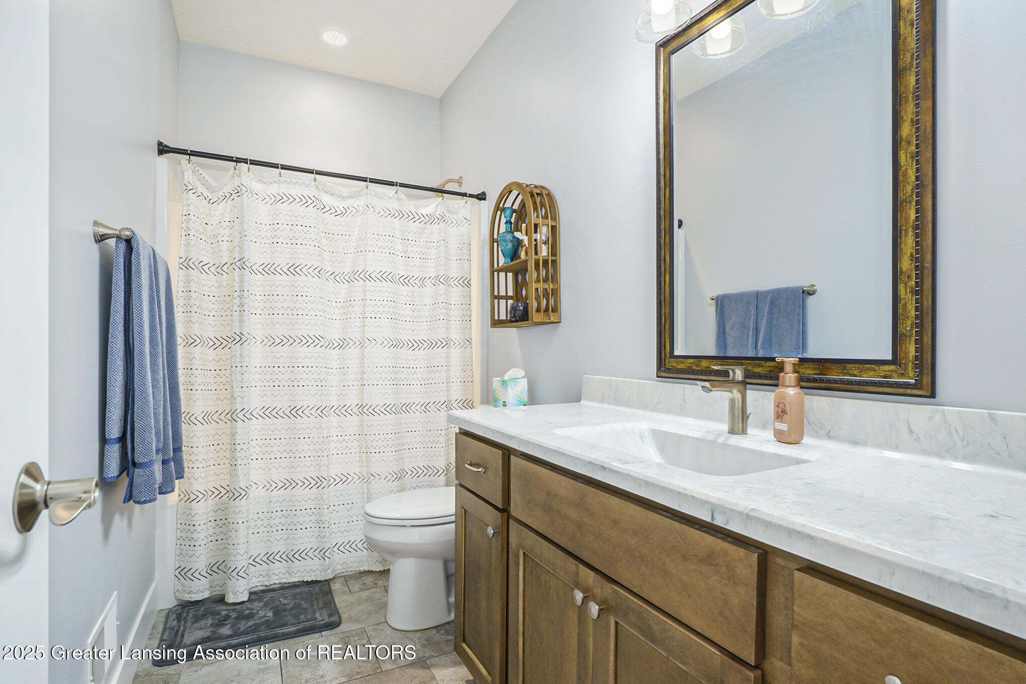 Bath, Michigan 48808, United States, 5 Bedrooms Bedrooms, ,4 BathroomsBathrooms,Residential,Active,83688