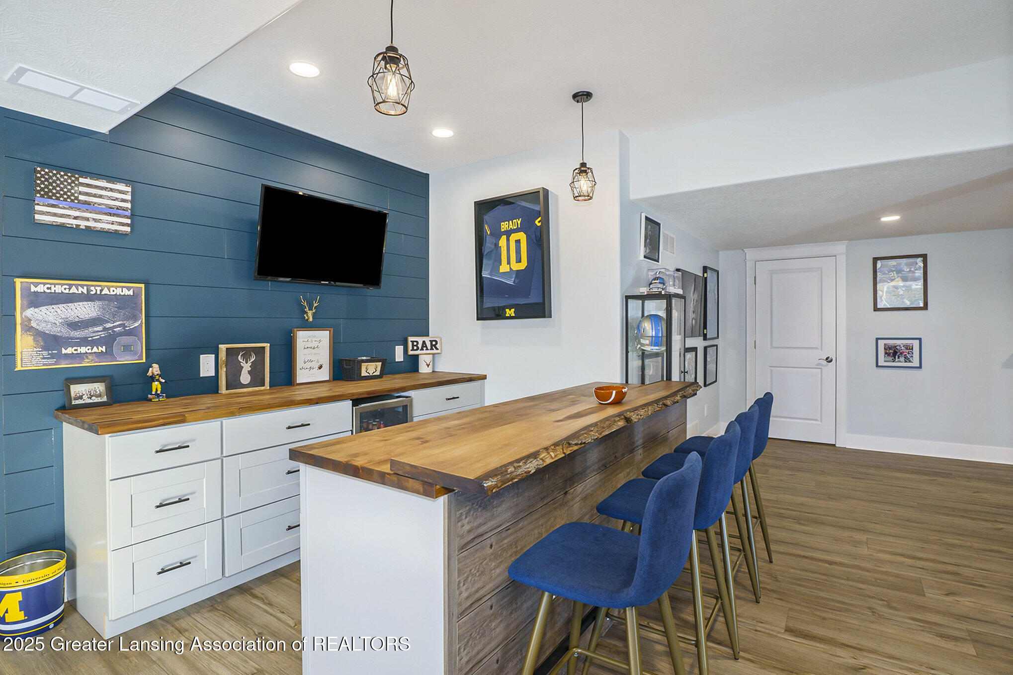 Bath, Michigan 48808, United States, 5 Bedrooms Bedrooms, ,4 BathroomsBathrooms,Residential,Active,83688