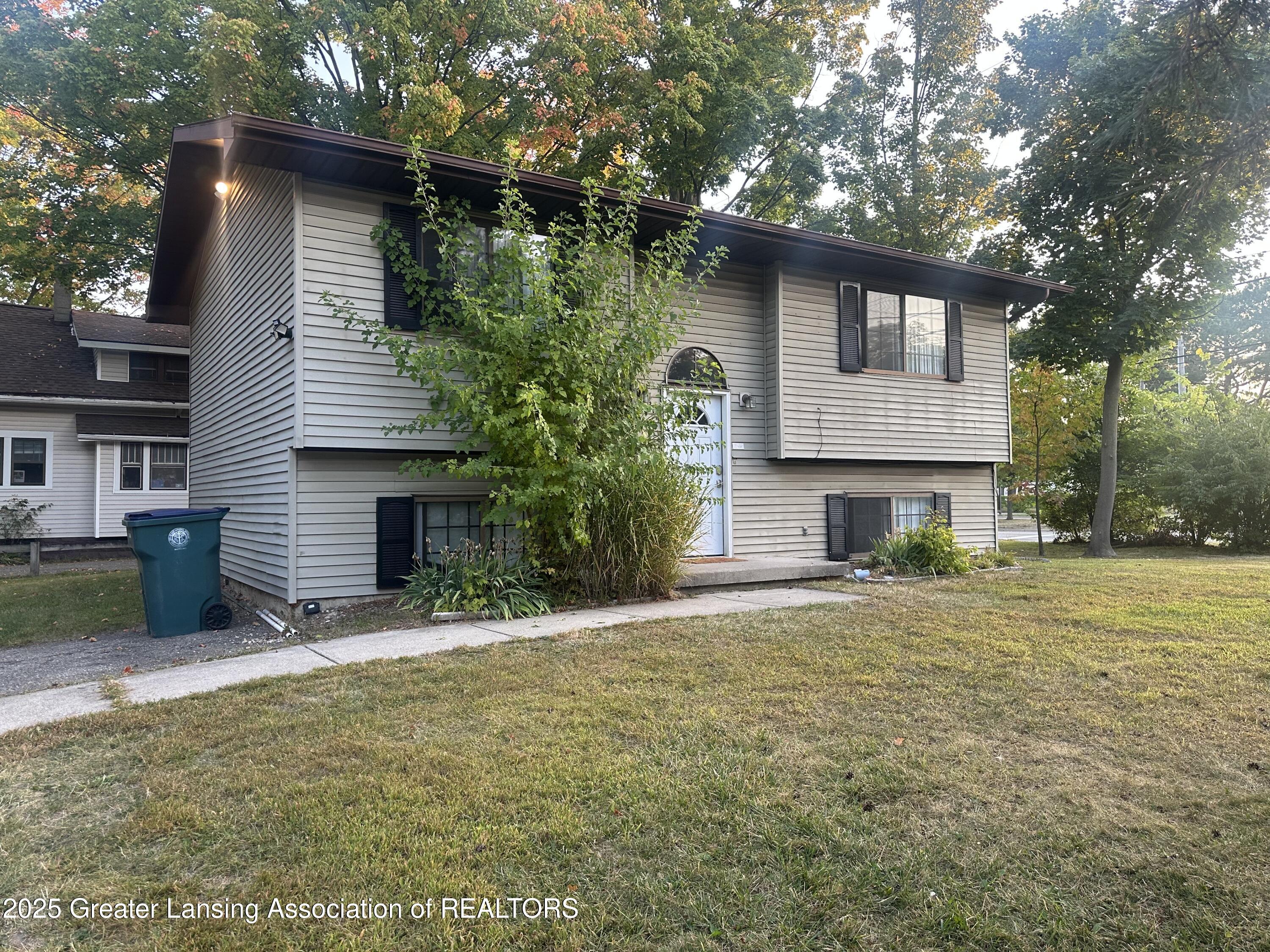 East Lansing, Michigan 48823, United States, 4 Bedrooms Bedrooms, ,2 BathroomsBathrooms,Residential,Pending,208740