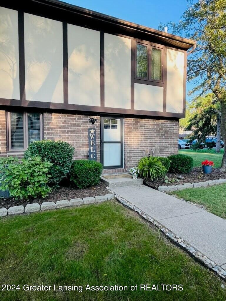 6226 Brookline - Front
