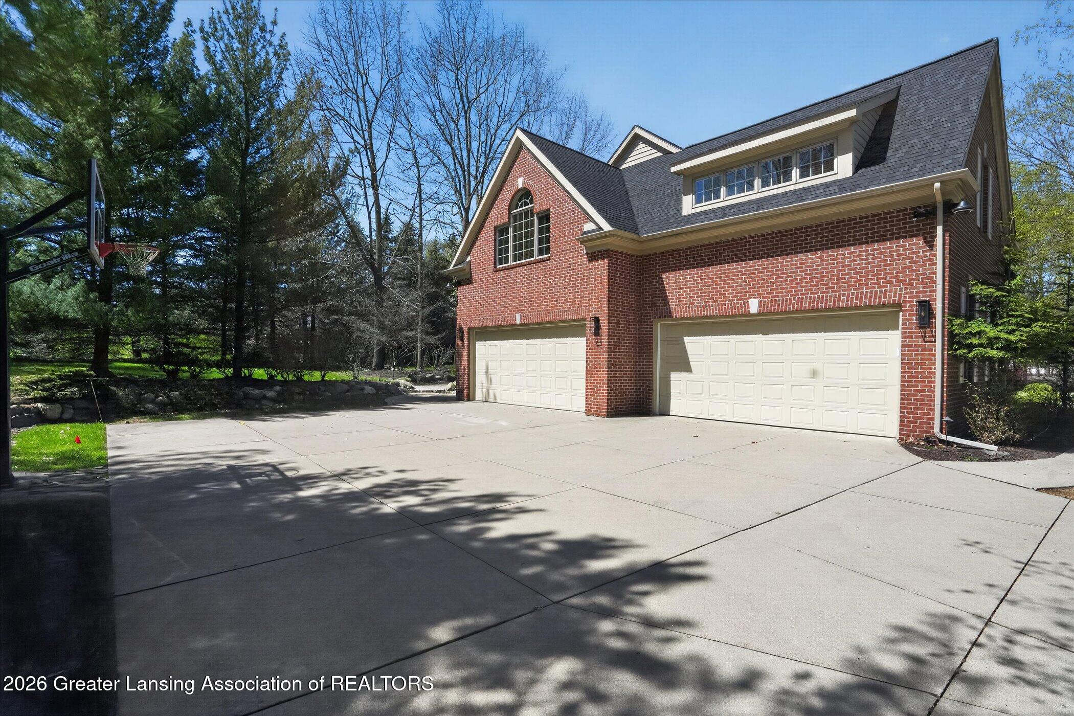 Okemos, Michigan, 48864, United States, 5 Bedrooms Bedrooms, ,6 BathroomsBathrooms,Residential,Active,2041405