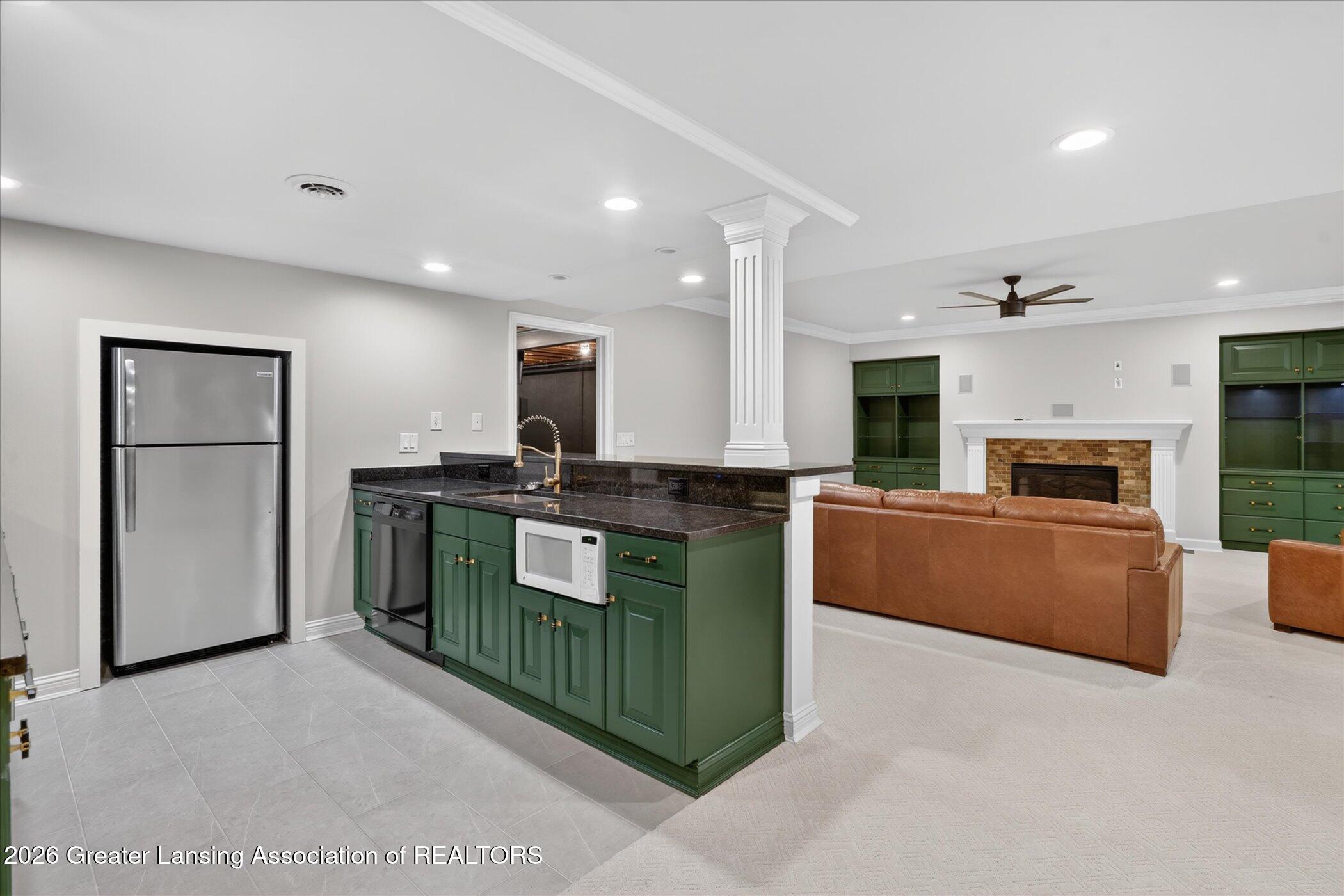Okemos, Michigan, 48864, United States, 5 Bedrooms Bedrooms, ,6 BathroomsBathrooms,Residential,Active,2041405