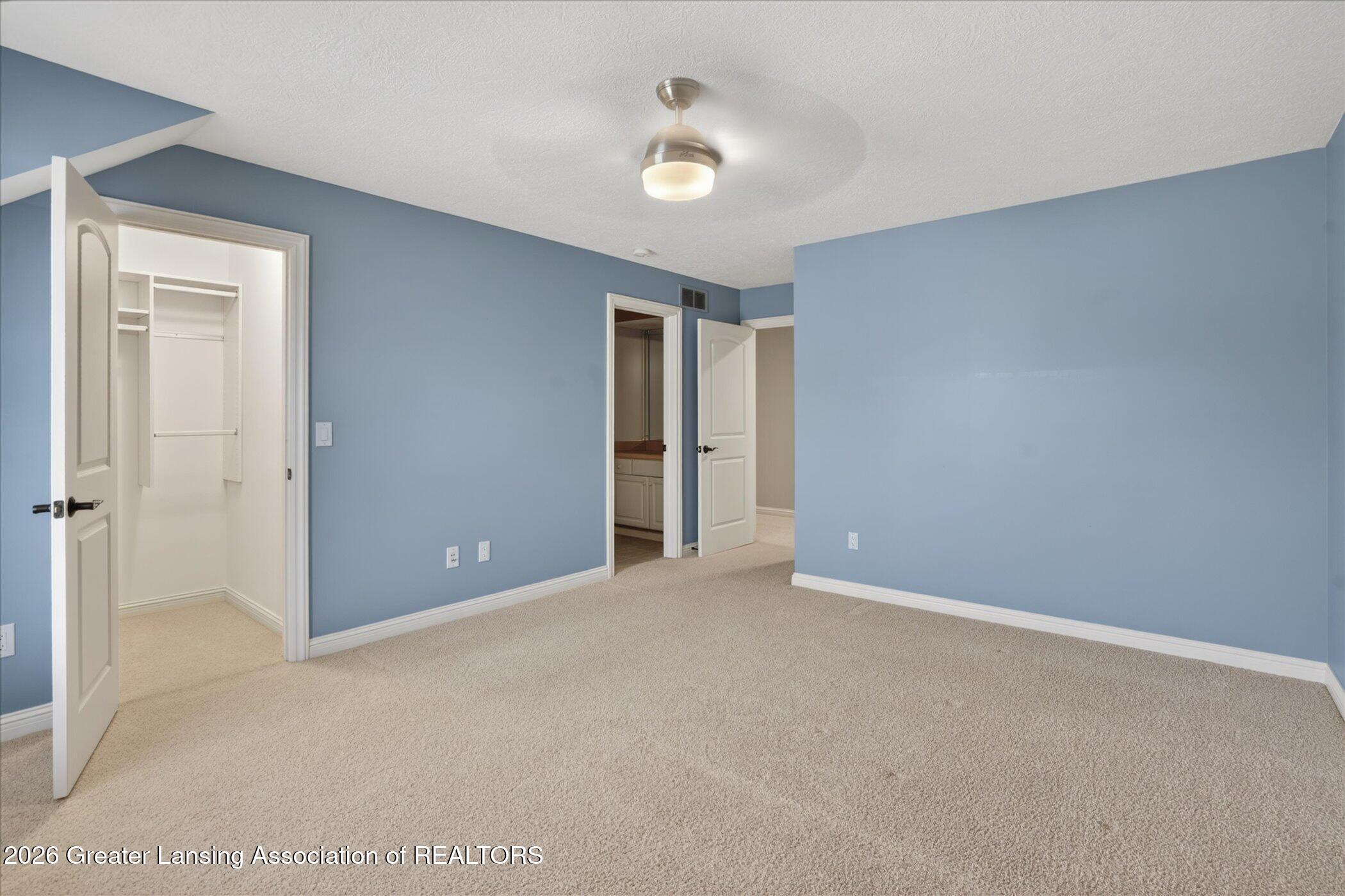 Okemos, Michigan, 48864, United States, 5 Bedrooms Bedrooms, ,6 BathroomsBathrooms,Residential,Active,2041405