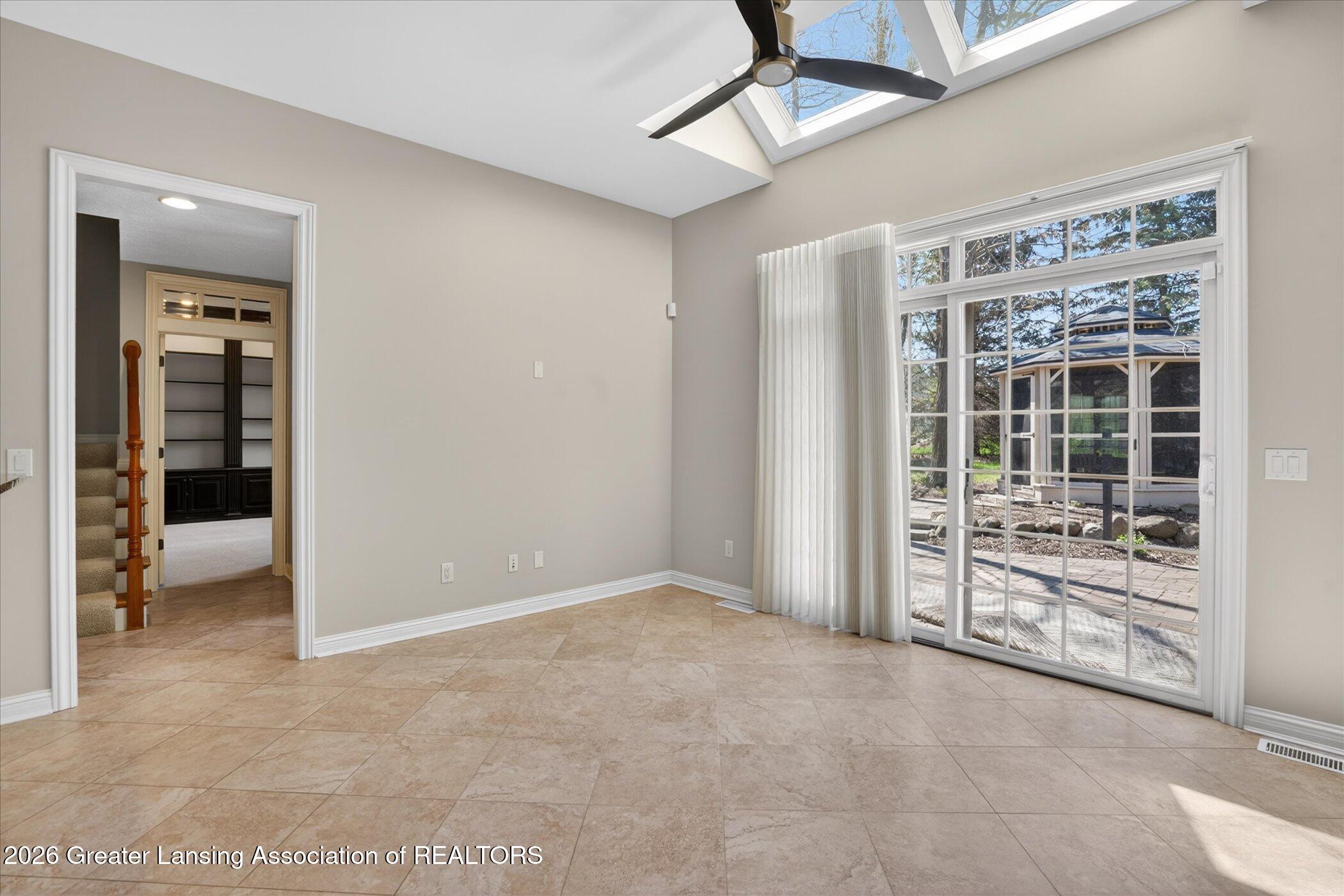 Okemos, Michigan, 48864, United States, 5 Bedrooms Bedrooms, ,6 BathroomsBathrooms,Residential,Active,2041405