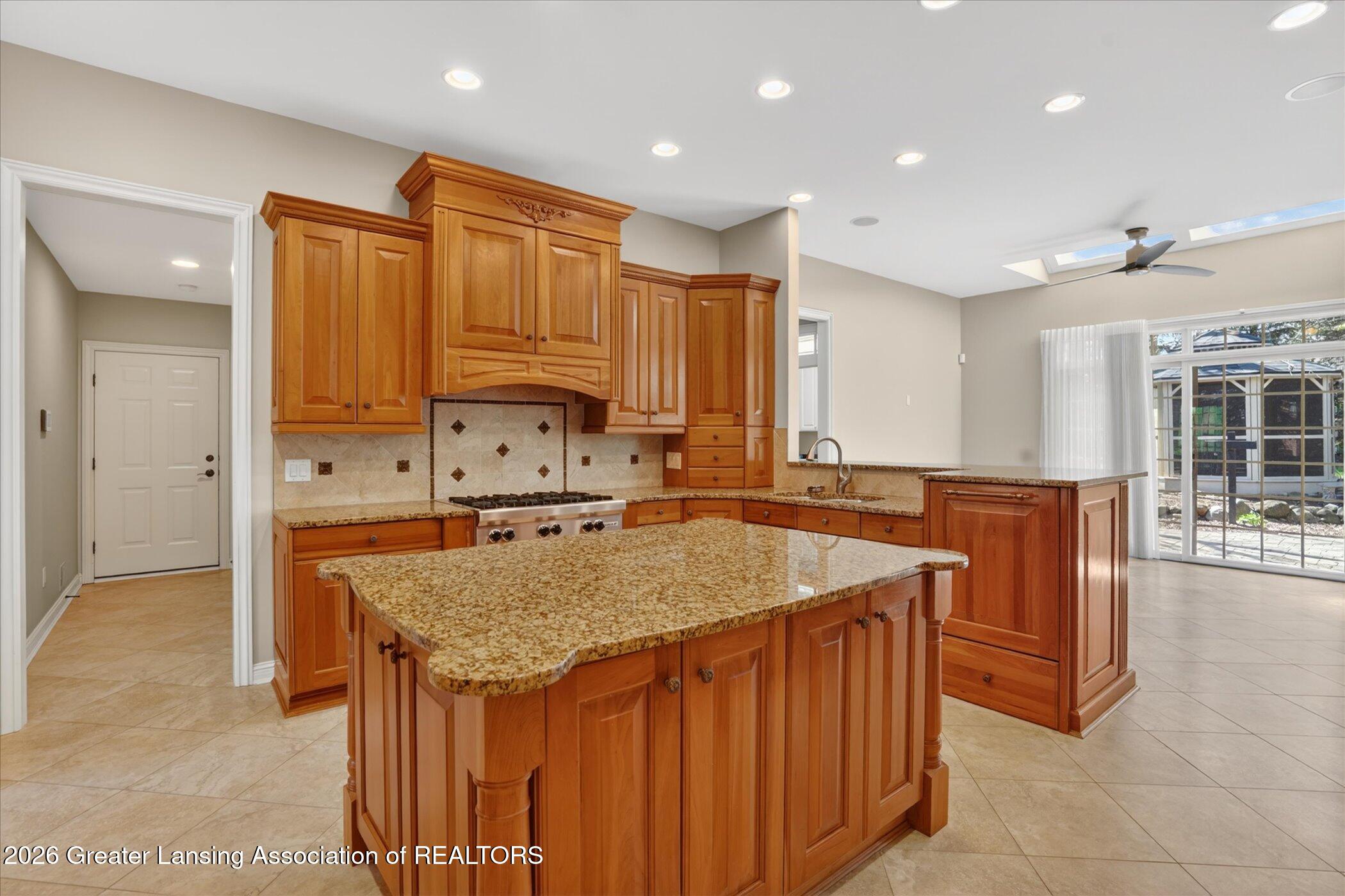 Okemos, Michigan, 48864, United States, 5 Bedrooms Bedrooms, ,6 BathroomsBathrooms,Residential,Active,2041405