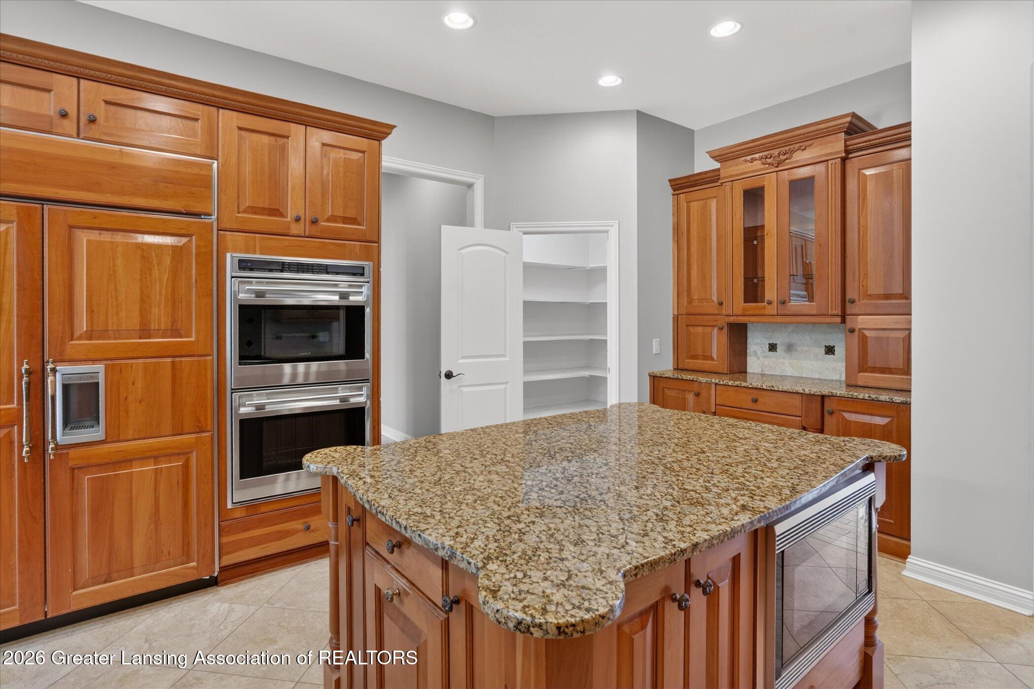 Okemos, Michigan, 48864, United States, 5 Bedrooms Bedrooms, ,6 BathroomsBathrooms,Residential,Active,2041405