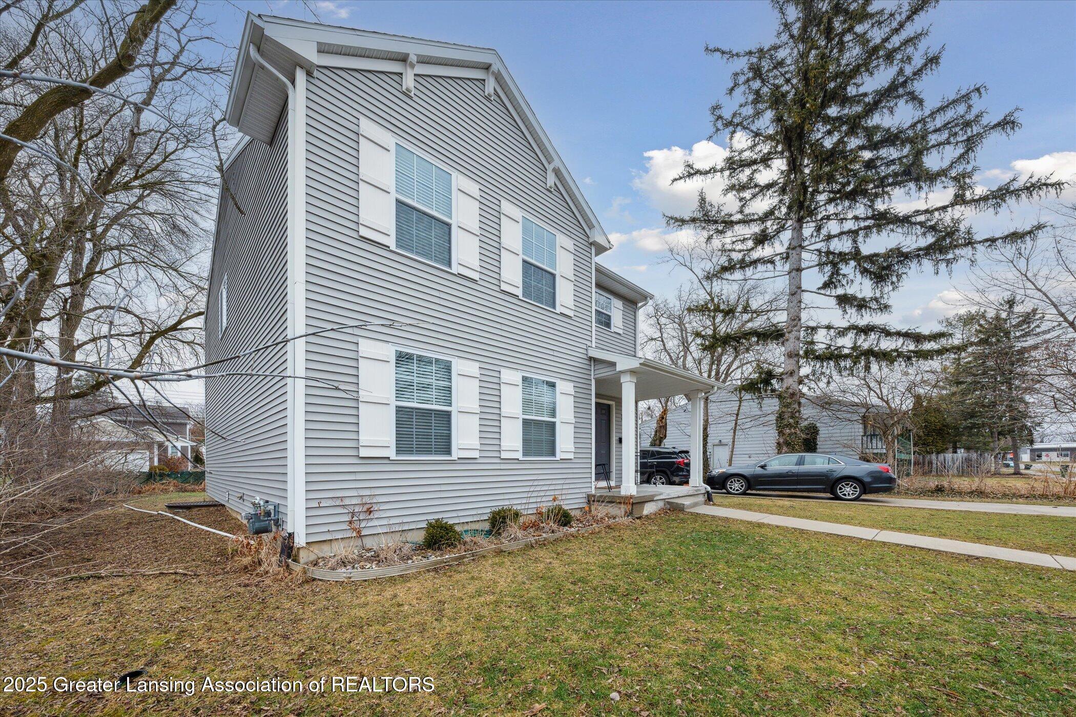 East Lansing, Michigan 48823, United States, 4 Bedrooms Bedrooms, ,3 BathroomsBathrooms,Residential,Pending,84277