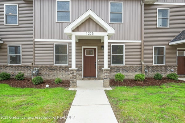 1225 W SAGINAW ST, LANSING, MI 48915 - Image a03bb488b3ddc6532d34481cf2f33728/149281156