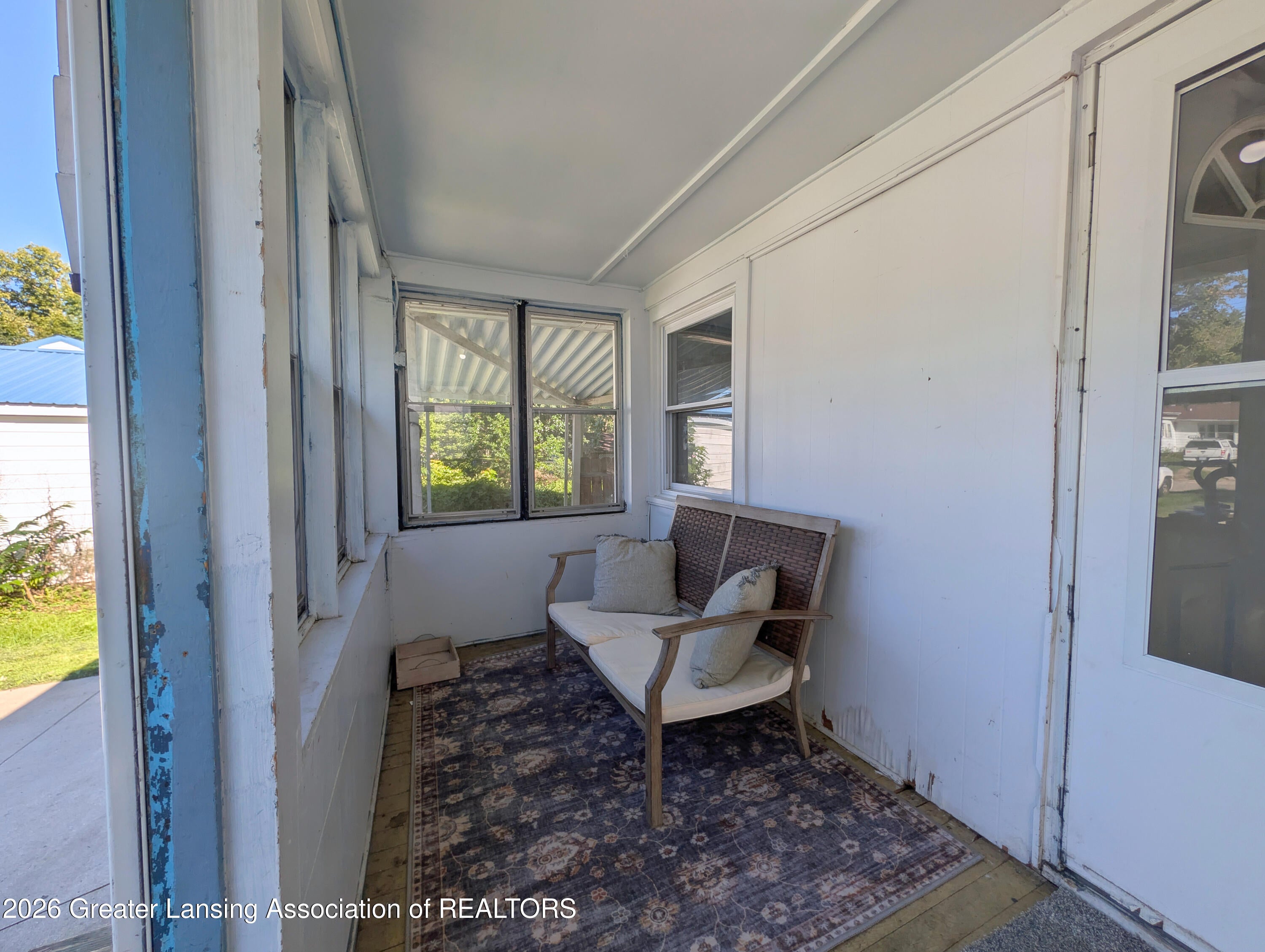 226 E Jackson Street - Photo 4