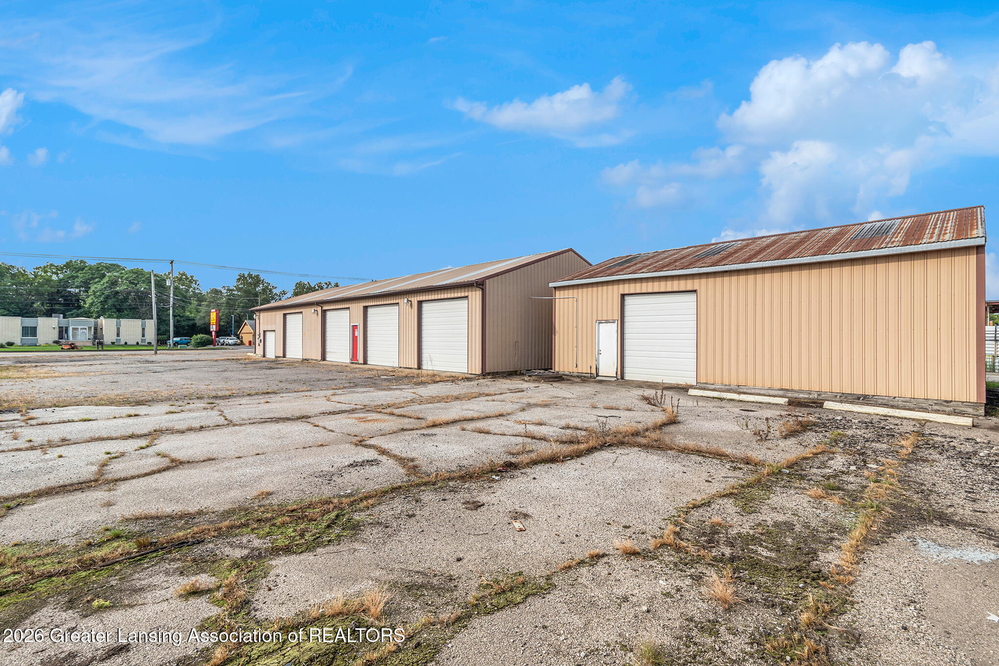 Photo 1 of 10 — 1041 E Main Street, Owosso, MI 48867