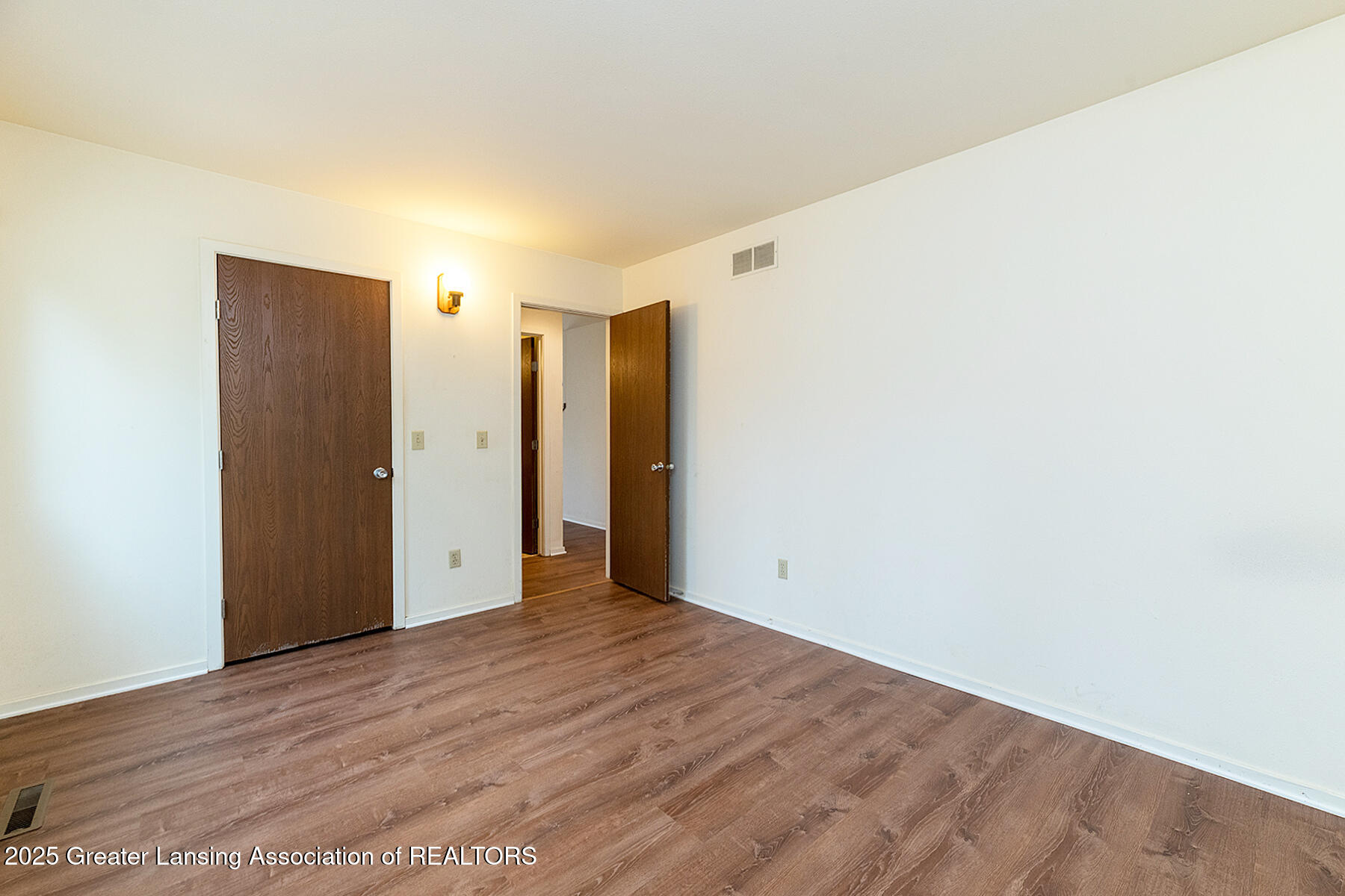 East Lansing, Michigan 48823, United States, 2 Bedrooms Bedrooms, ,2 BathroomsBathrooms,Residential,Active,90552