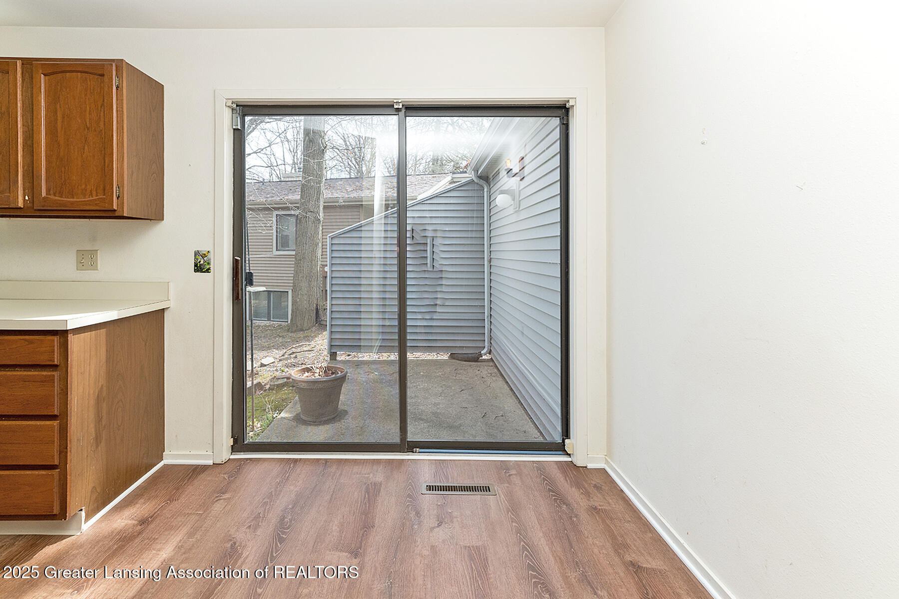 East Lansing, Michigan 48823, United States, 2 Bedrooms Bedrooms, ,2 BathroomsBathrooms,Residential,Active,90552