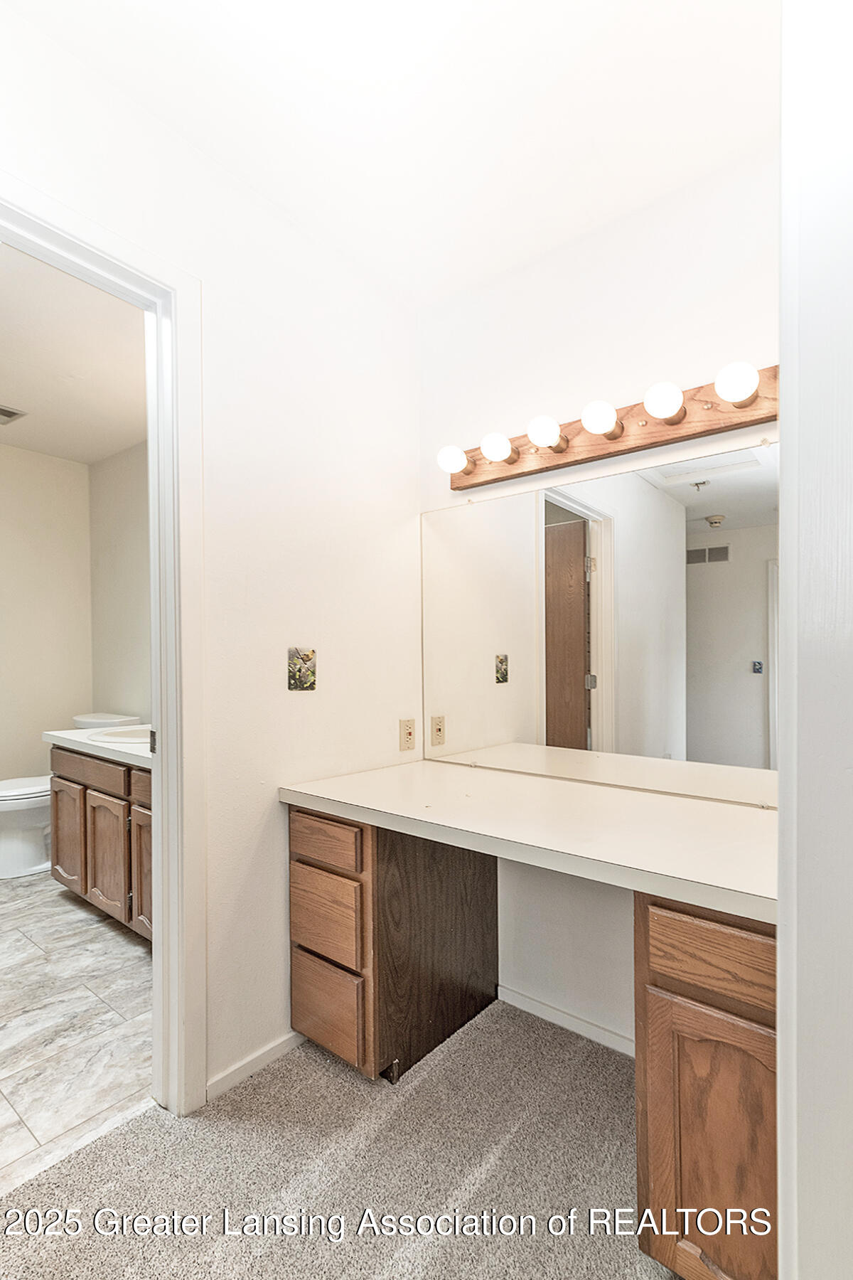 East Lansing, Michigan 48823, United States, 2 Bedrooms Bedrooms, ,2 BathroomsBathrooms,Residential,Active,90552