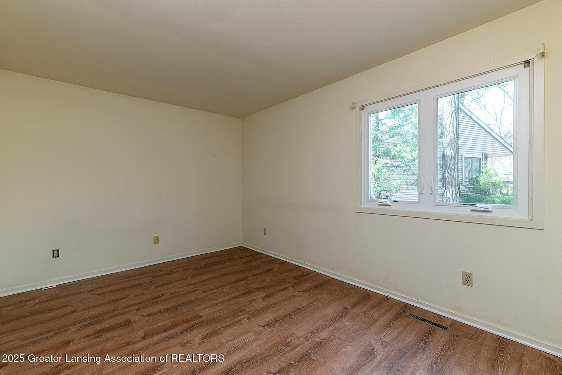 East Lansing, Michigan 48823, United States, 2 Bedrooms Bedrooms, ,2 BathroomsBathrooms,Residential,Active,90552