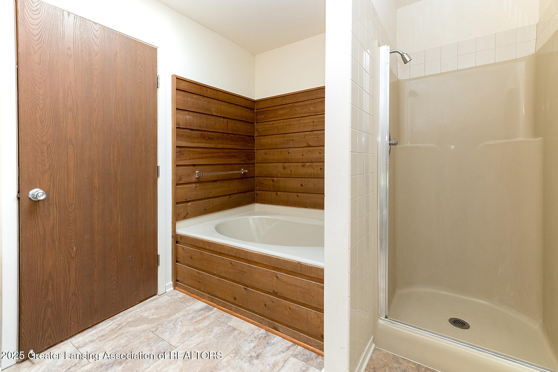 East Lansing, Michigan 48823, United States, 2 Bedrooms Bedrooms, ,2 BathroomsBathrooms,Residential,Active,90552