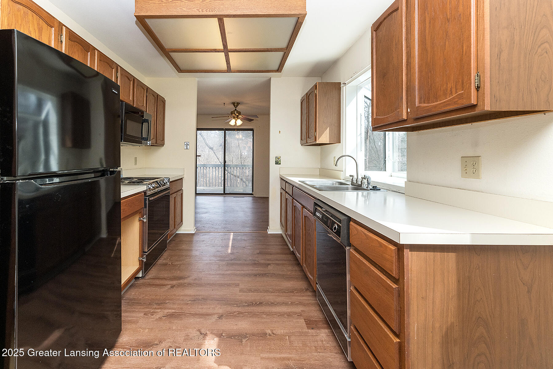 East Lansing, Michigan 48823, United States, 2 Bedrooms Bedrooms, ,2 BathroomsBathrooms,Residential,Active,90552