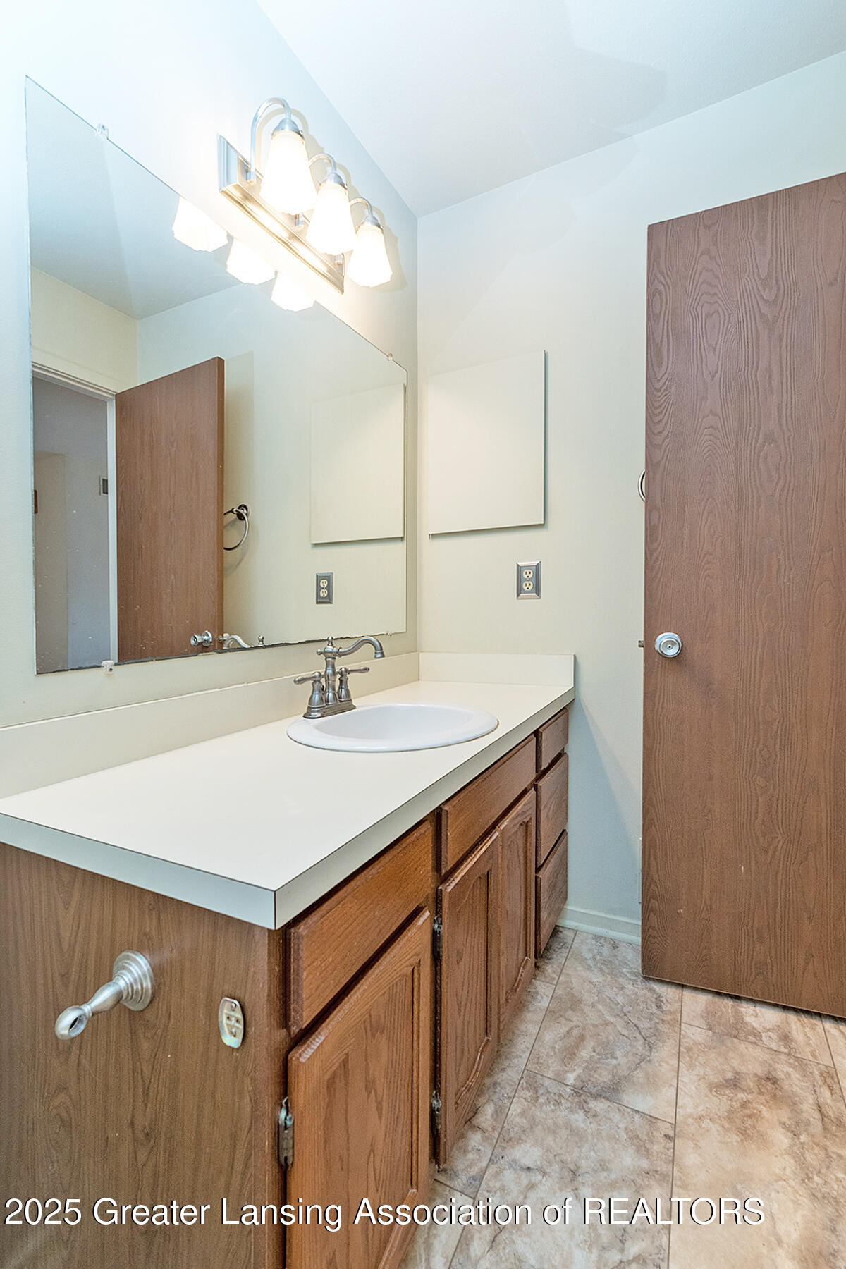 East Lansing, Michigan 48823, United States, 2 Bedrooms Bedrooms, ,2 BathroomsBathrooms,Residential,Active,90552