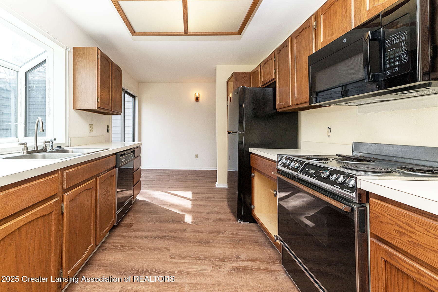 East Lansing, Michigan 48823, United States, 2 Bedrooms Bedrooms, ,2 BathroomsBathrooms,Residential,Active,90552