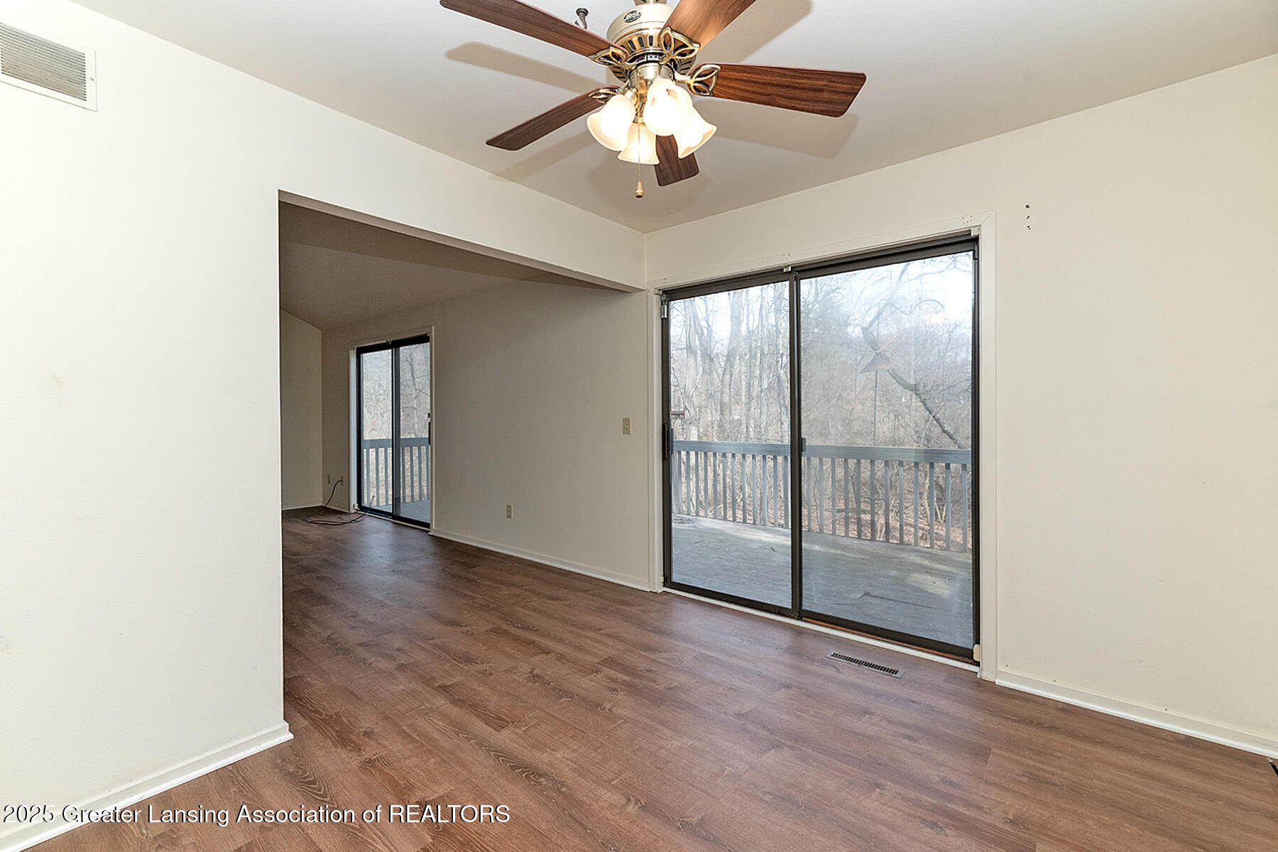 East Lansing, Michigan 48823, United States, 2 Bedrooms Bedrooms, ,2 BathroomsBathrooms,Residential,Active,90552