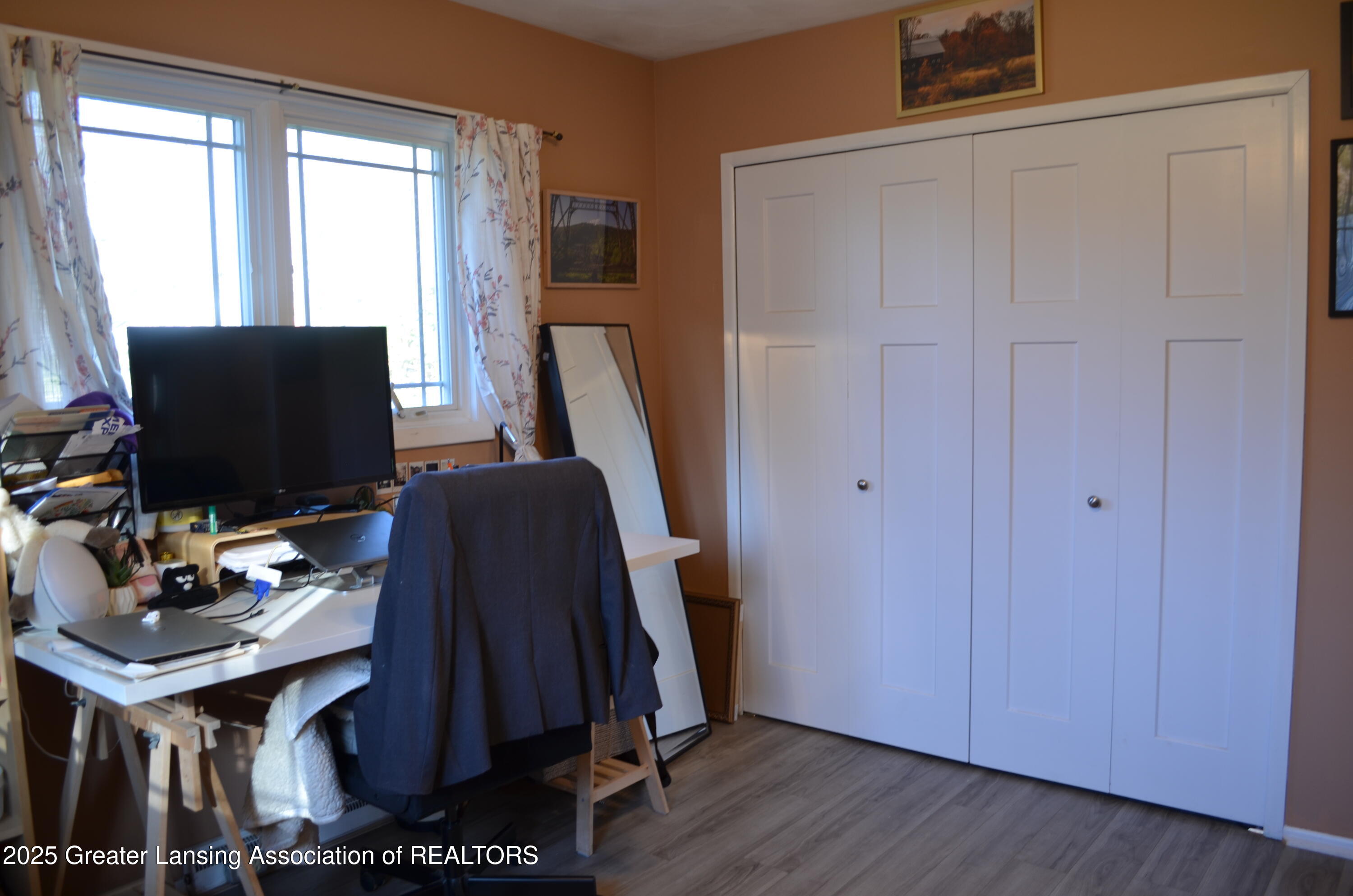 East Lansing, Michigan 48823, United States, 3 Bedrooms Bedrooms, ,2 BathroomsBathrooms,Residential,Pending,111960