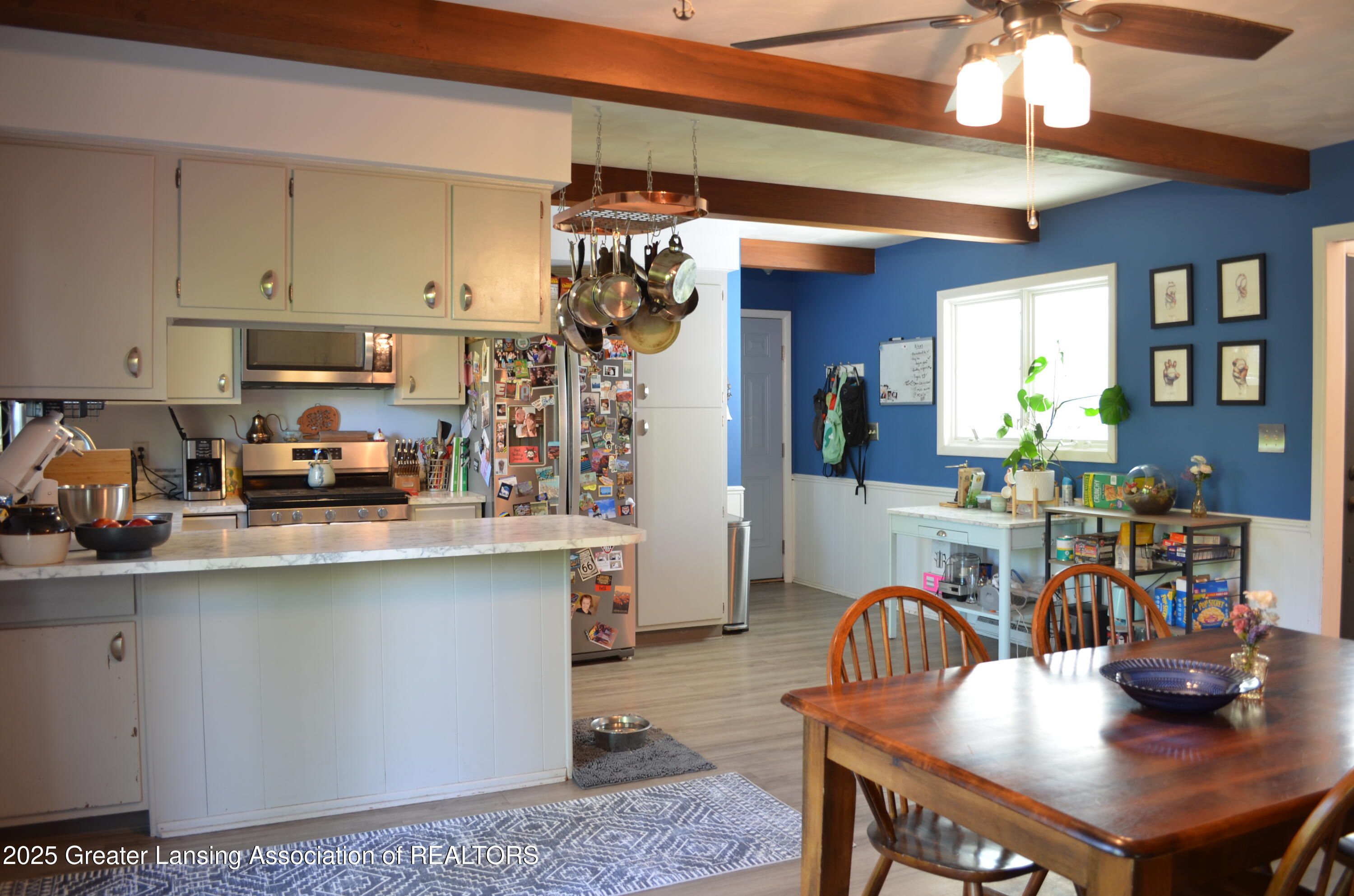 East Lansing, Michigan 48823, United States, 3 Bedrooms Bedrooms, ,2 BathroomsBathrooms,Residential,Pending,111960