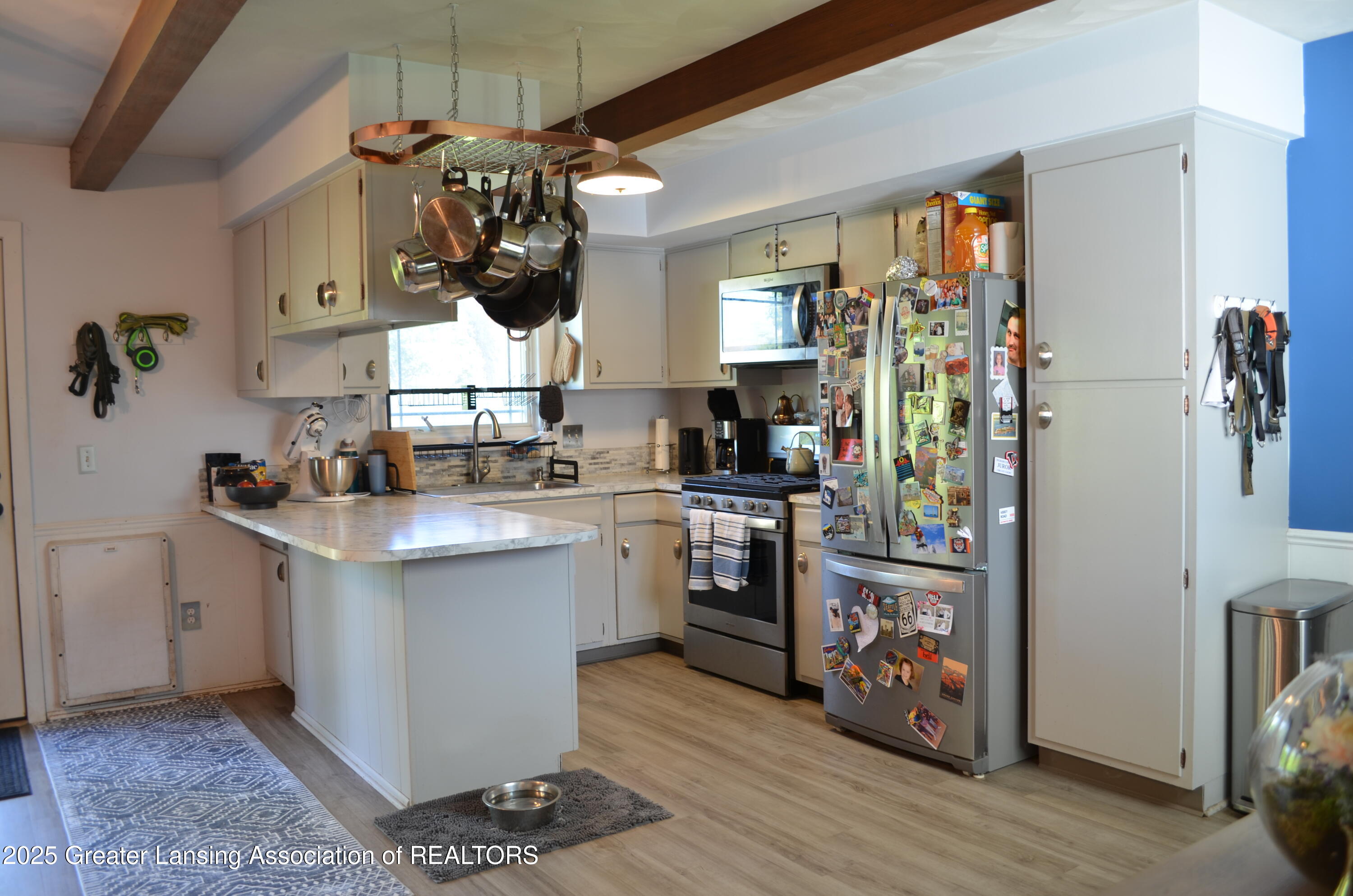 East Lansing, Michigan 48823, United States, 3 Bedrooms Bedrooms, ,2 BathroomsBathrooms,Residential,Pending,111960