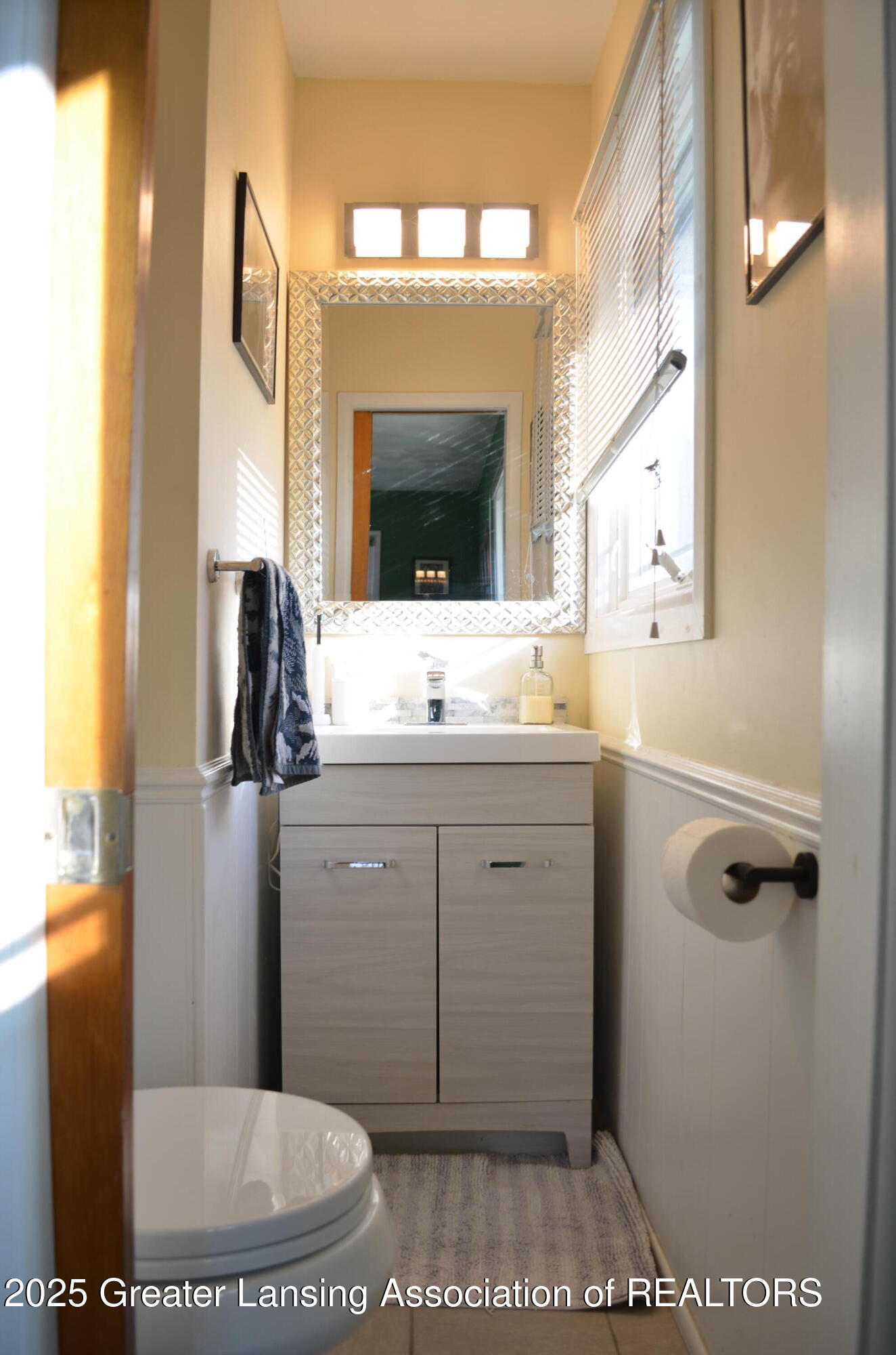 East Lansing, Michigan 48823, United States, 3 Bedrooms Bedrooms, ,2 BathroomsBathrooms,Residential,Pending,111960