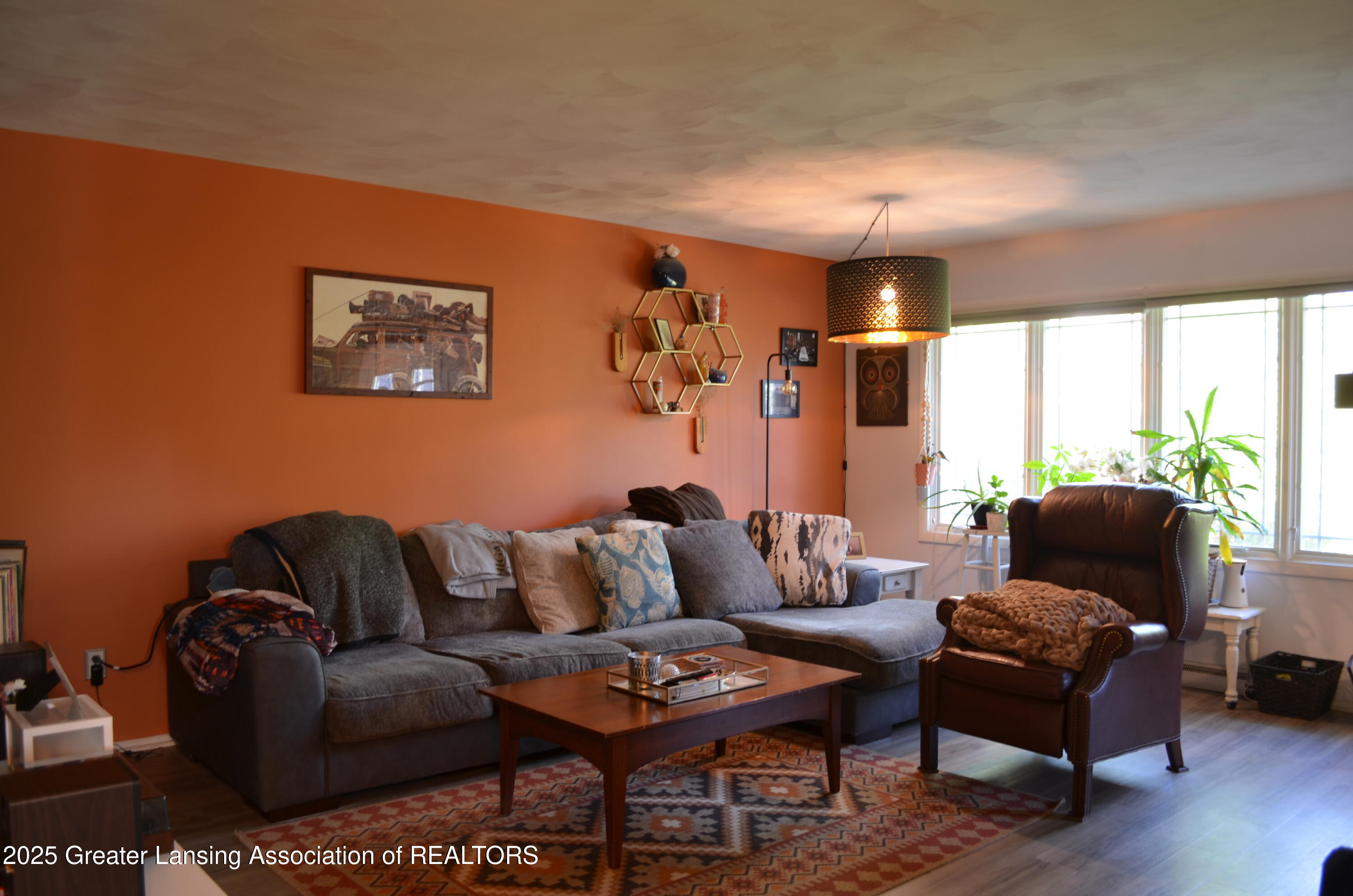 East Lansing, Michigan 48823, United States, 3 Bedrooms Bedrooms, ,2 BathroomsBathrooms,Residential,Pending,111960