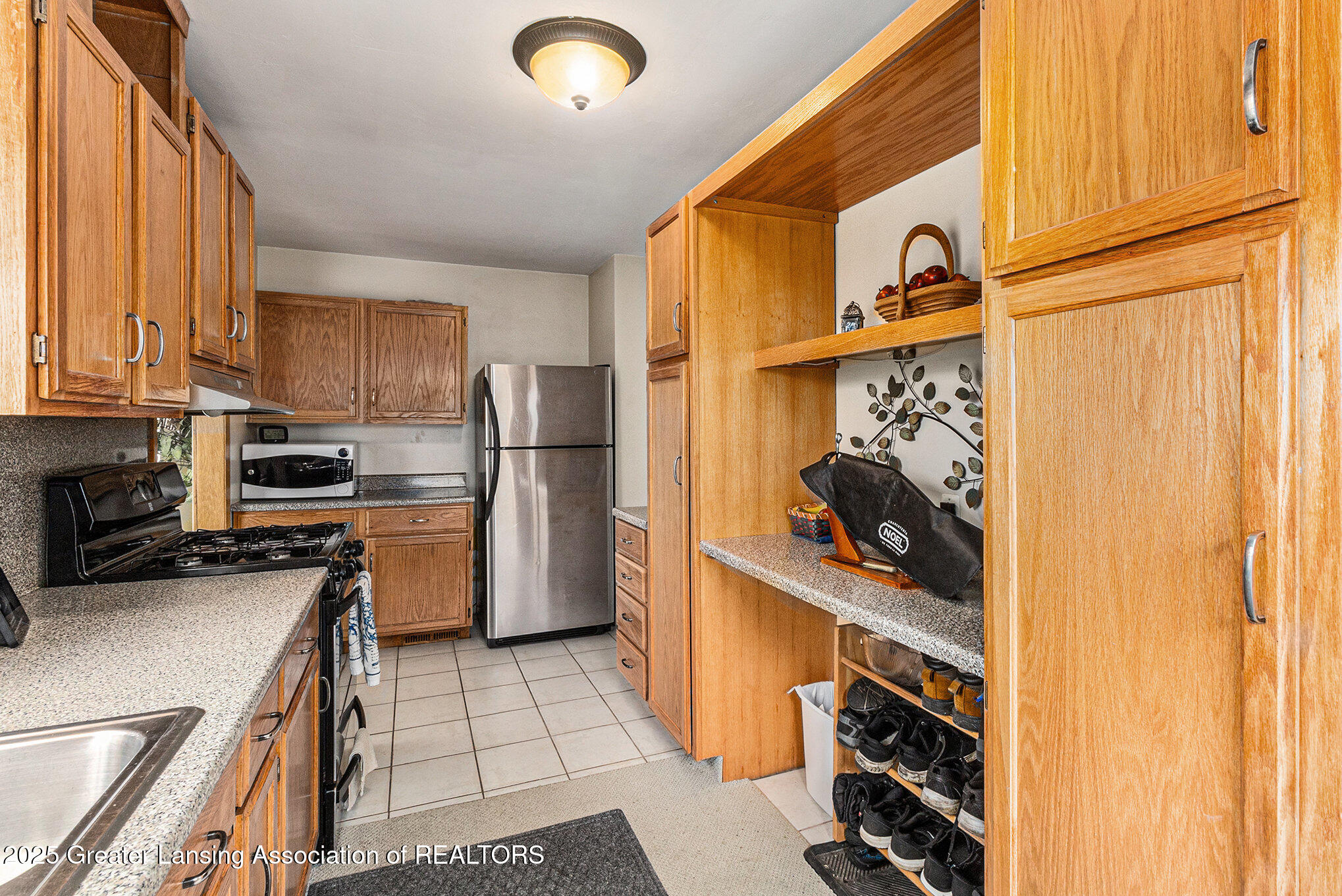 East Lansing, Michigan 48823, United States, 3 Bedrooms Bedrooms, ,1 BathroomBathrooms,Residential,Active,118220