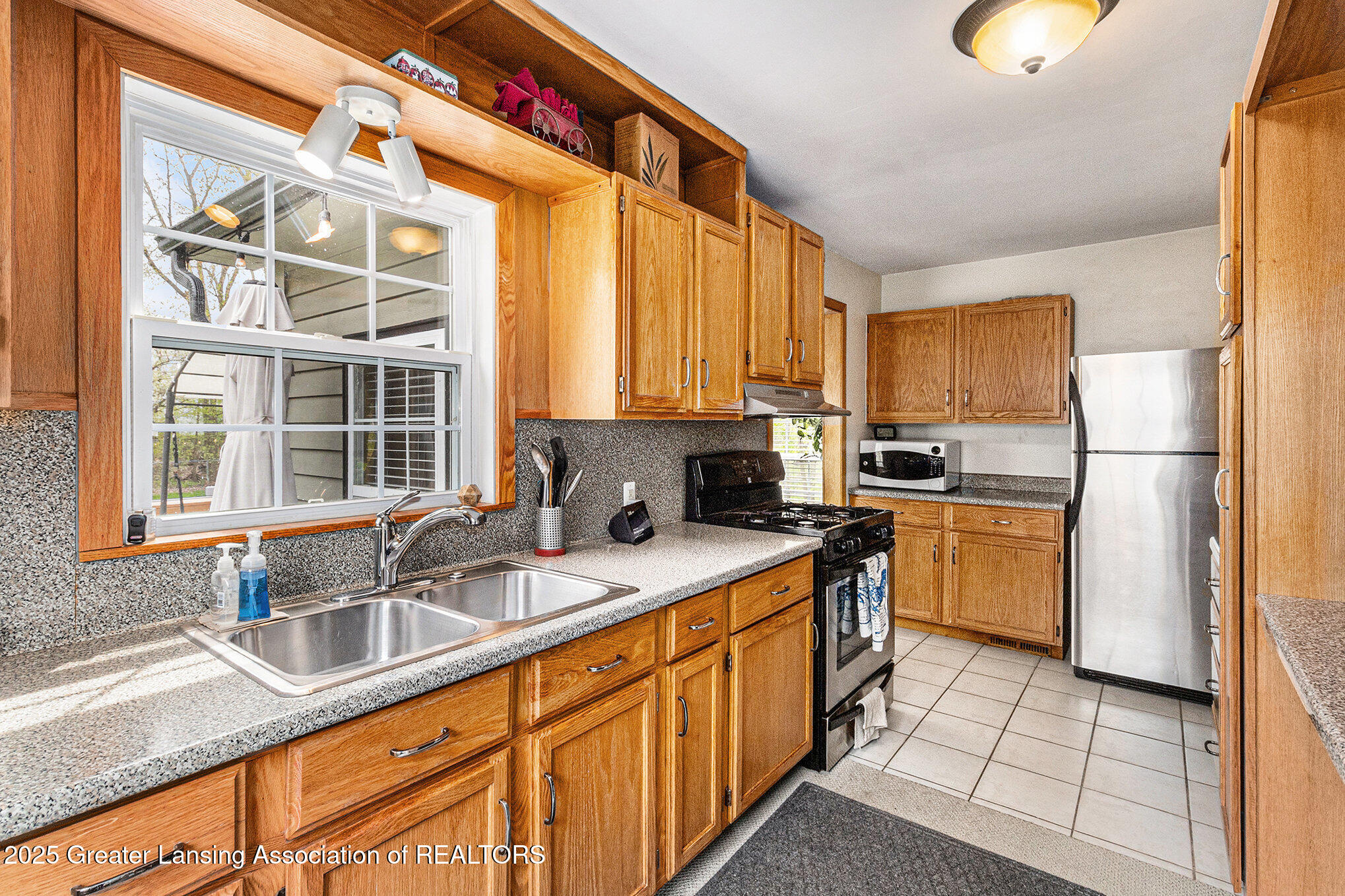 East Lansing, Michigan 48823, United States, 3 Bedrooms Bedrooms, ,1 BathroomBathrooms,Residential,Active,118220