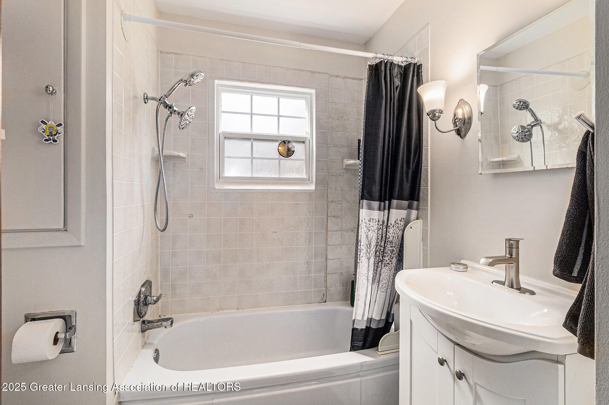 East Lansing, Michigan 48823, United States, 3 Bedrooms Bedrooms, ,1 BathroomBathrooms,Residential,Active,118220